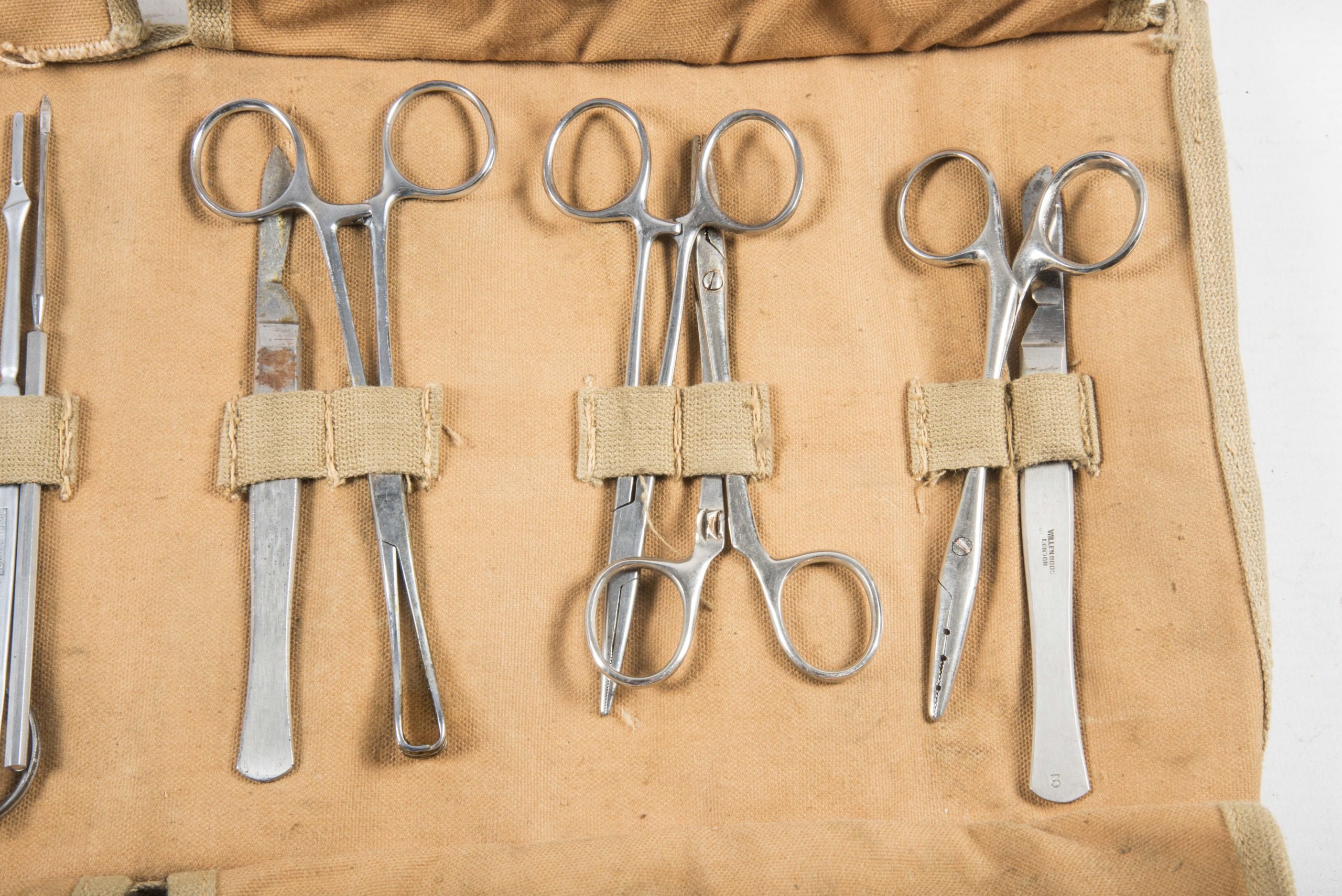 US Navy (USN) hemostatic forceps case — image 5
