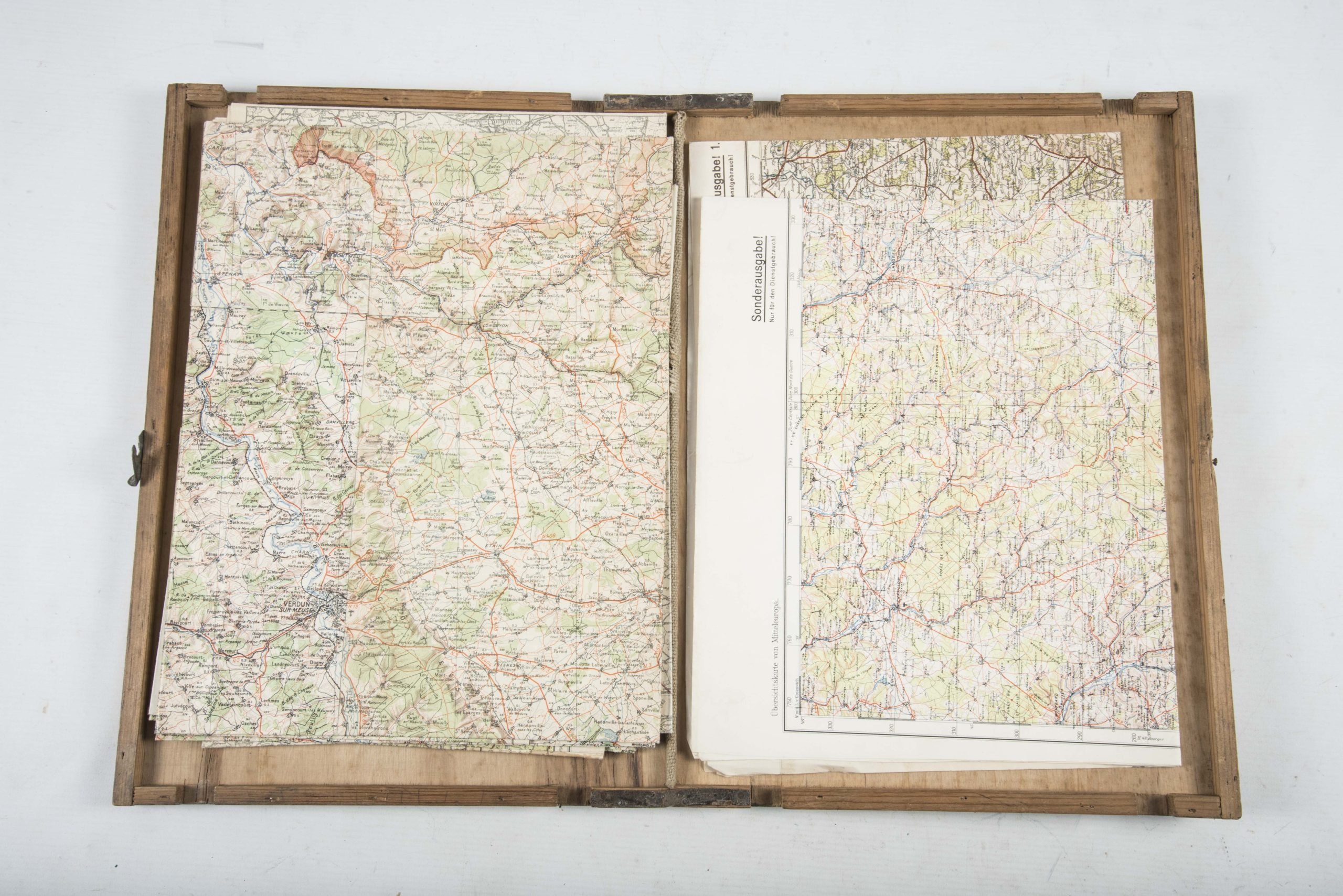 Heer map plotting board or Kartenbrett with marked maps — image 3
