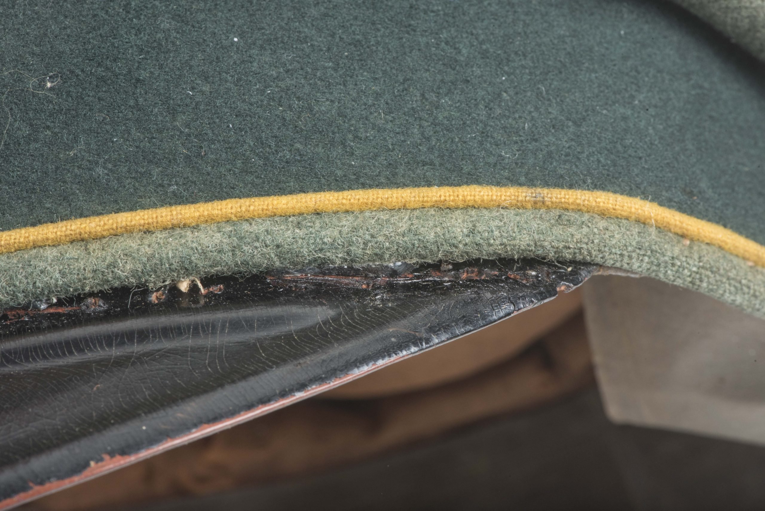 Heer EM / NCO crushed cavalry visor with skull — image 19