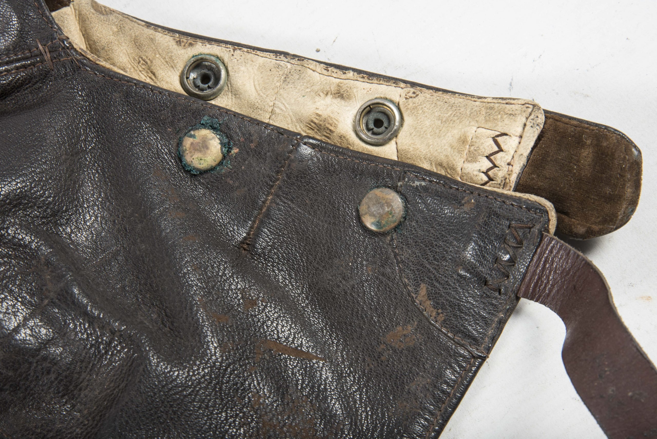 RAF type B flying helmet dated marked Frank Bryan size 7 1/4 dated 1940 — image 11