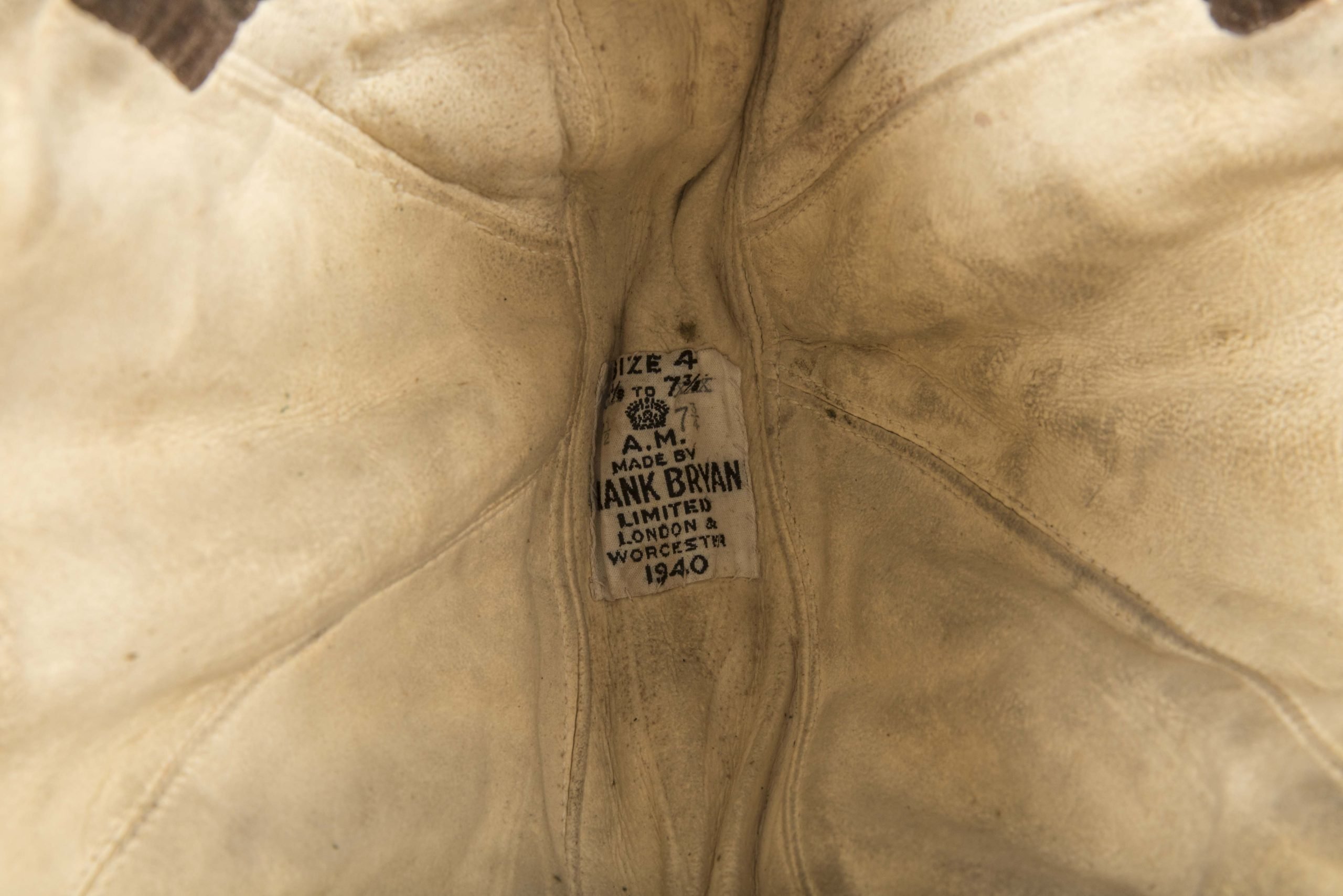 RAF type B flying helmet dated marked Frank Bryan size 7 1/4 dated 1940 — image 3