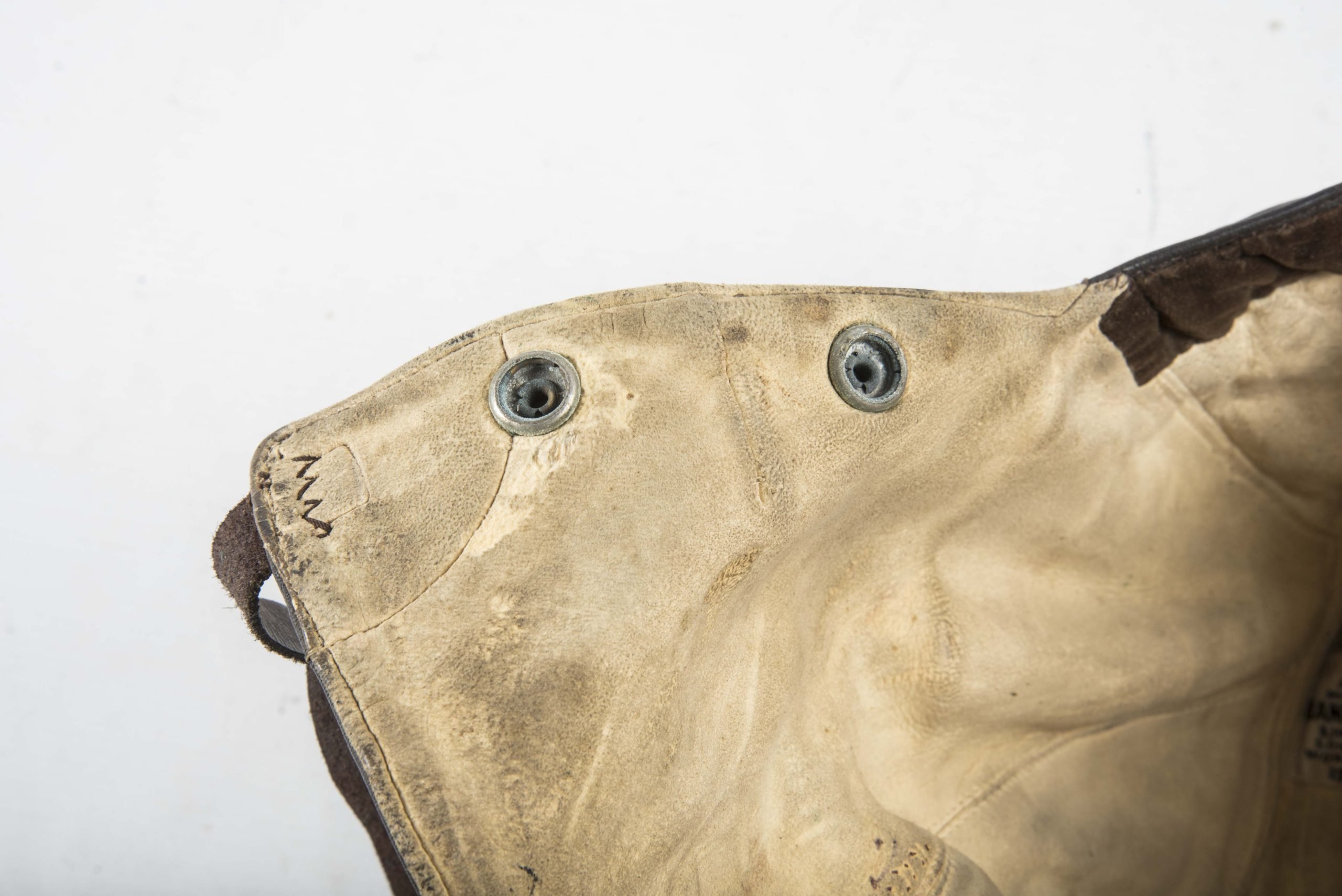 RAF type B flying helmet dated marked Frank Bryan size 7 1/4 dated 1940 — image 4