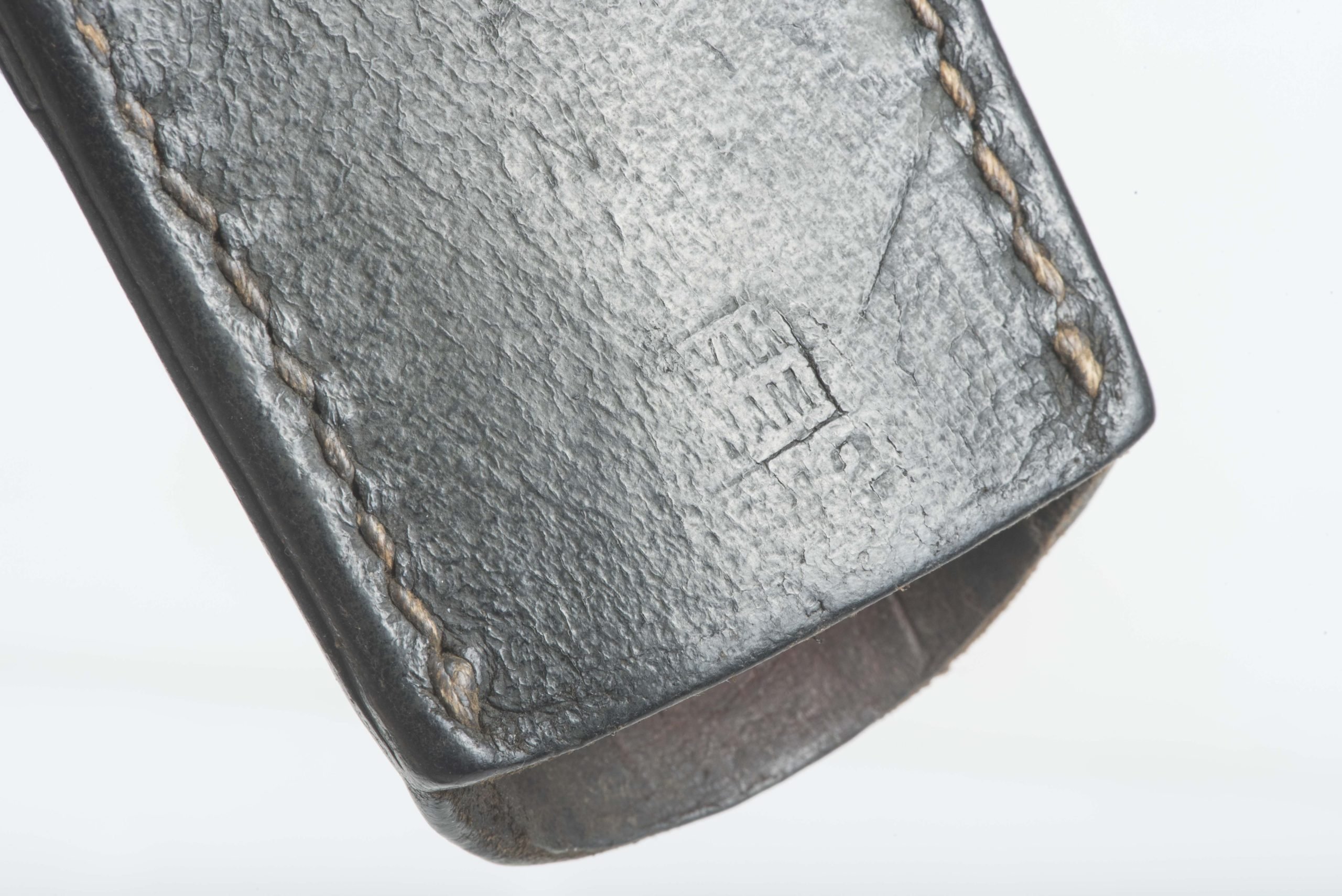 K98 bayonet frog marked J. De Valk, Amsterdam 1942 with green camouflage paint — image 10