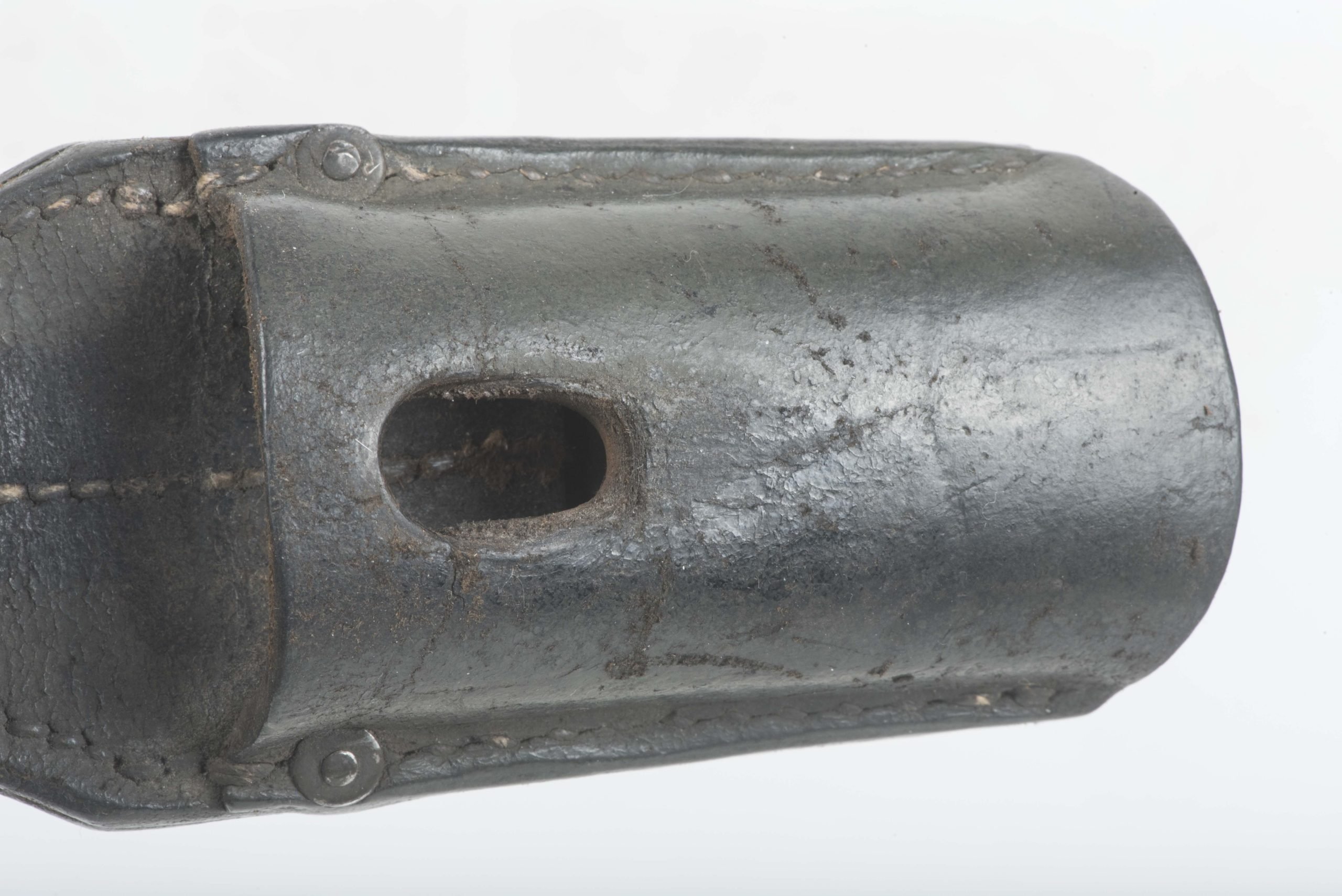 K98 bayonet frog marked J. De Valk, Amsterdam 1942 with green camouflage paint — image 4
