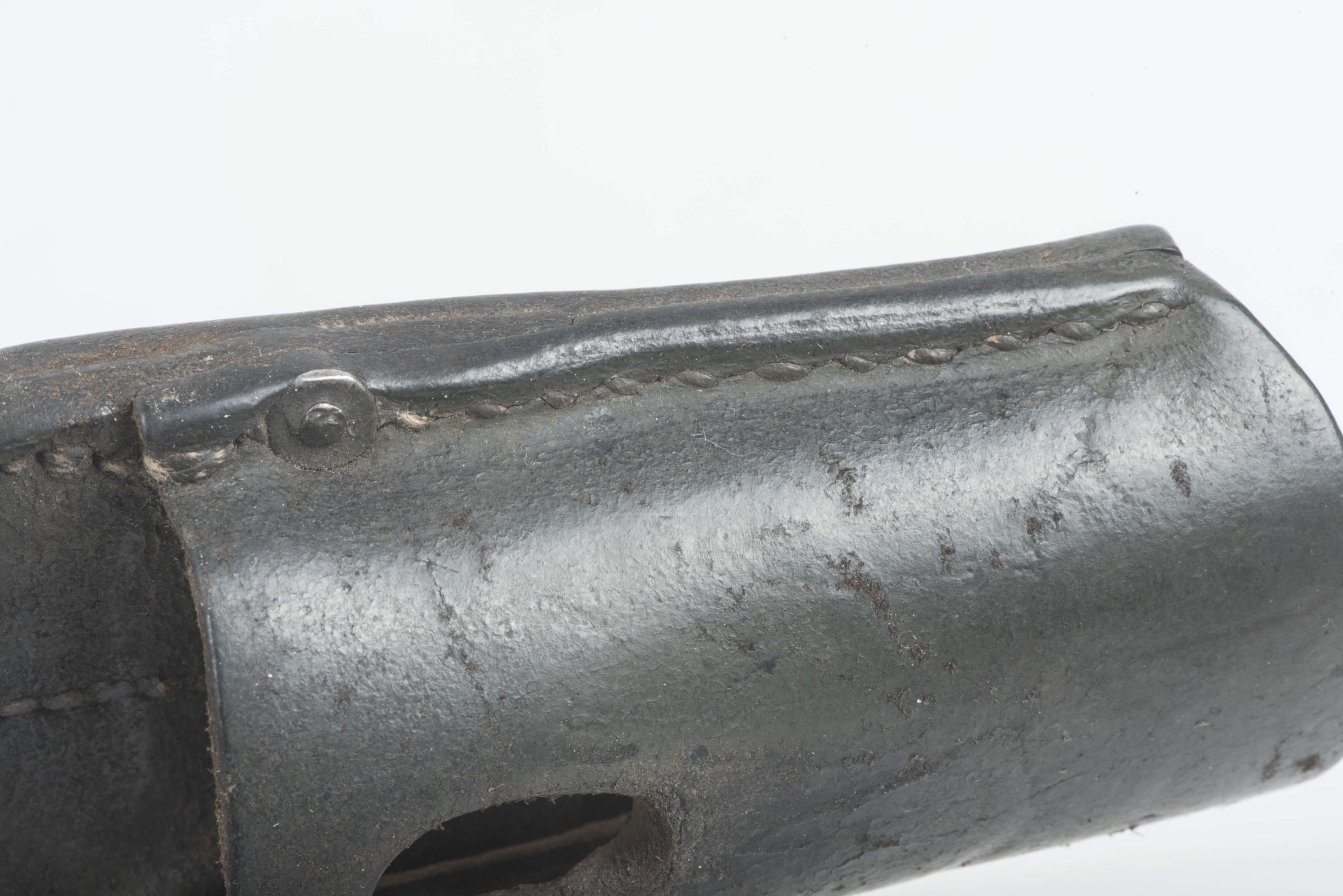 K98 bayonet frog marked J. De Valk, Amsterdam 1942 with green camouflage paint — image 7