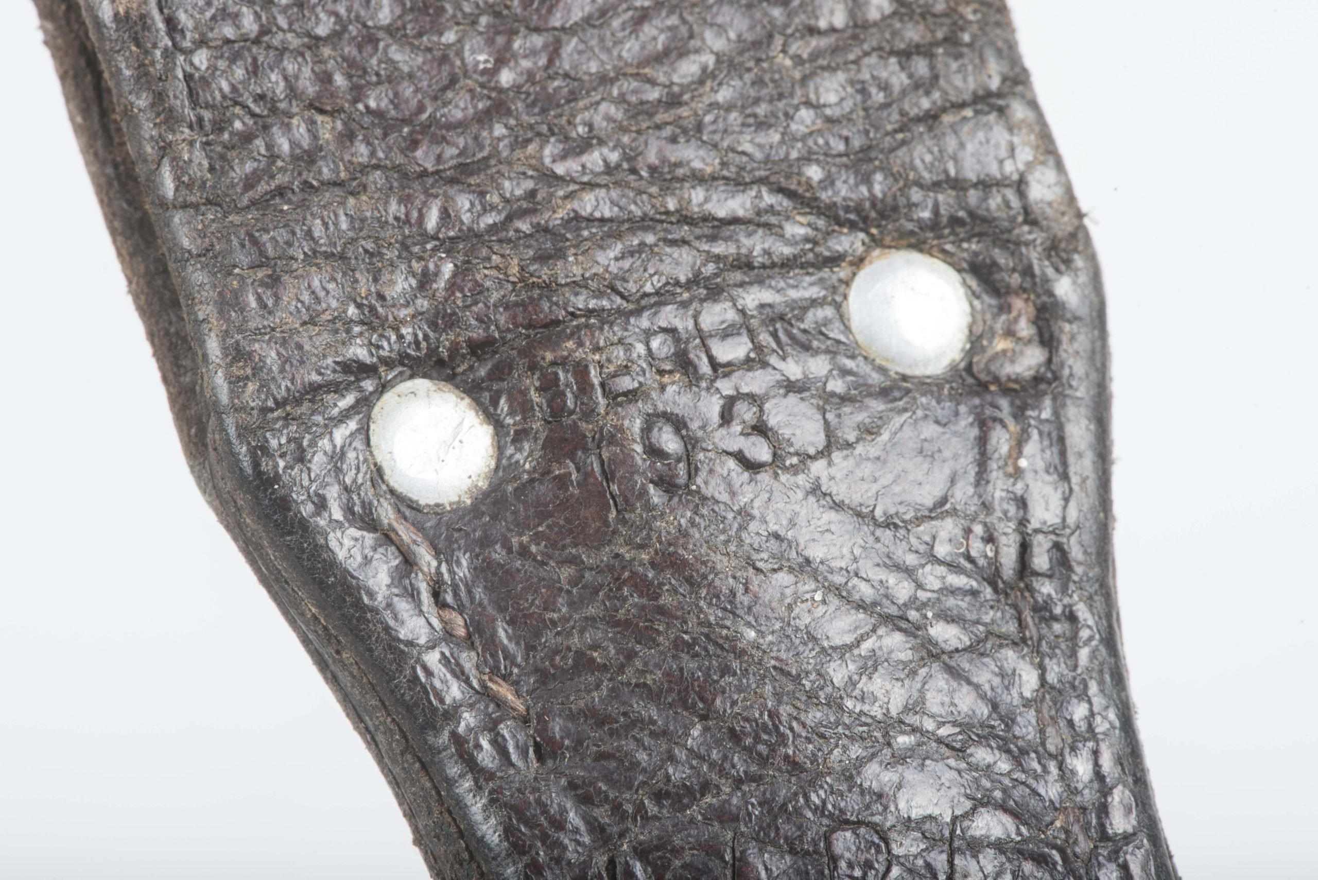 Luftwaffe issue chocolate brown K98 bayonet frog marked LBA 1937 — image 4