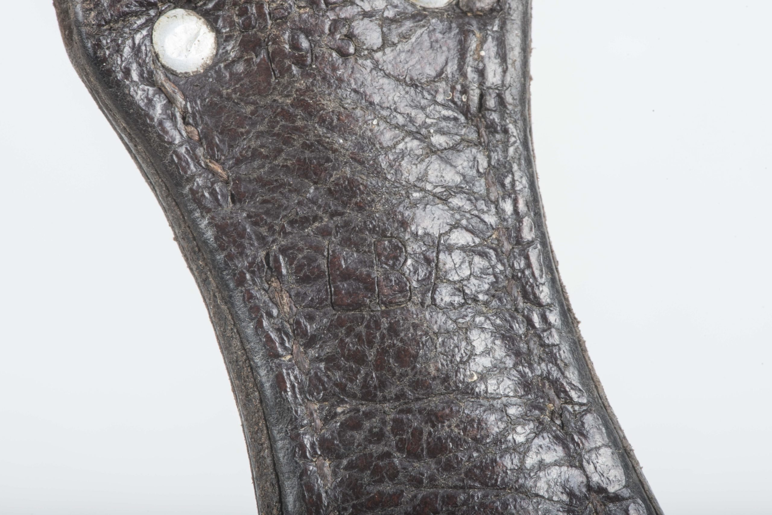 Luftwaffe issue chocolate brown K98 bayonet frog marked LBA 1937 — image 5