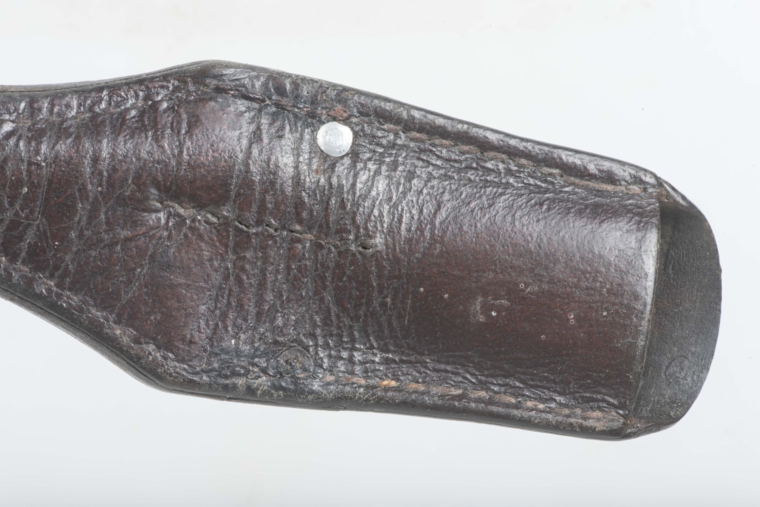 Luftwaffe issue chocolate brown K98 bayonet frog marked LBA 1937 — image 6