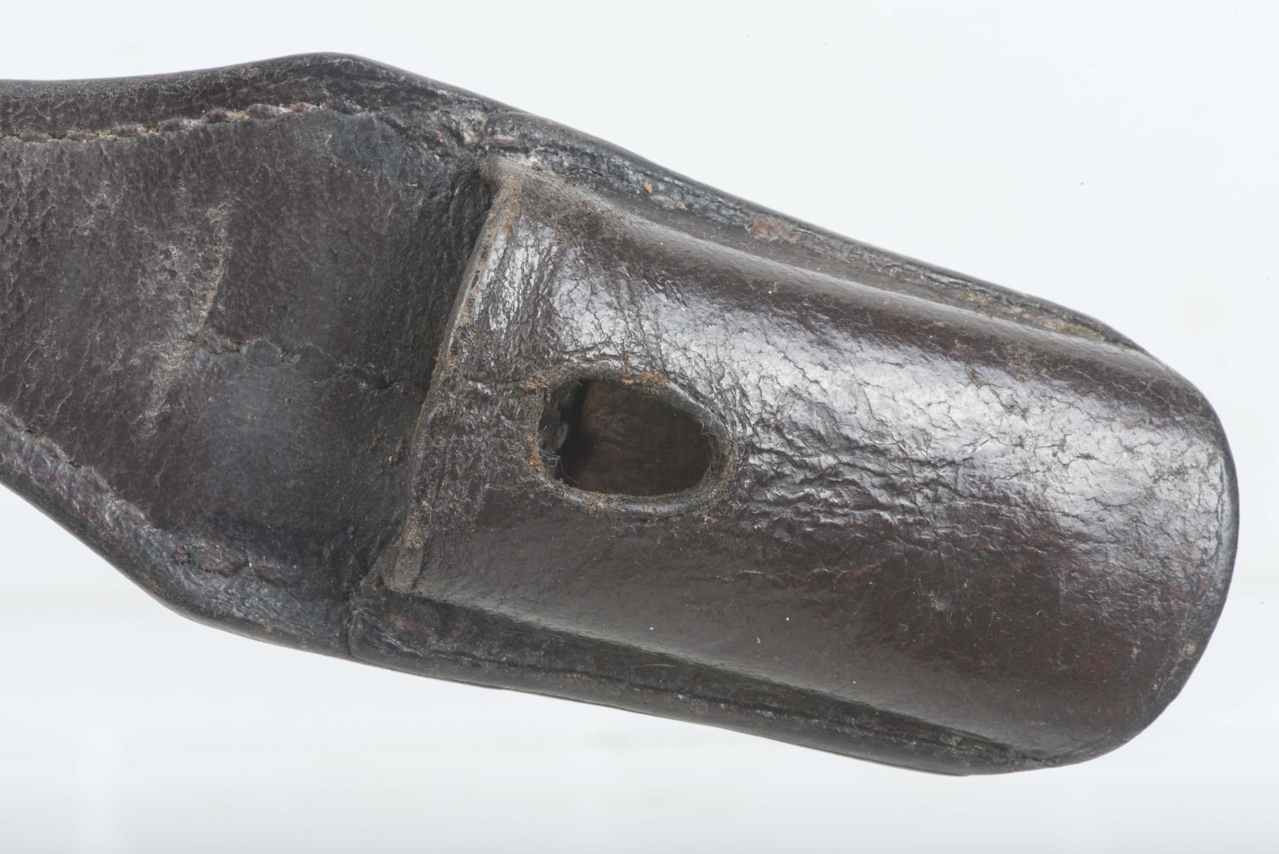 Luftwaffe issue chocolate brown K98 bayonet frog marked LBA 1937 — image 7