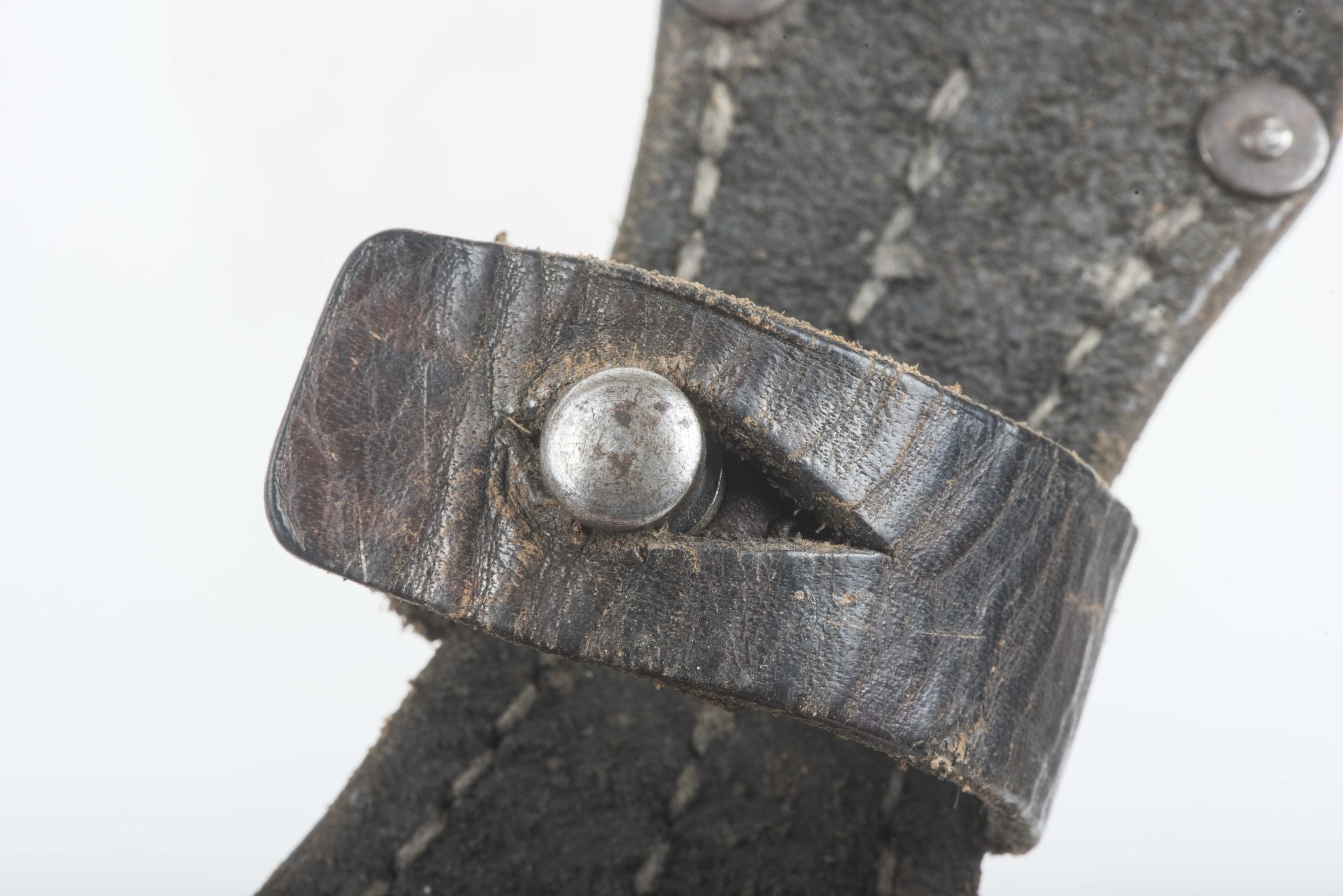 K98 bayonet frog marked 0/0655/0018 — image 4