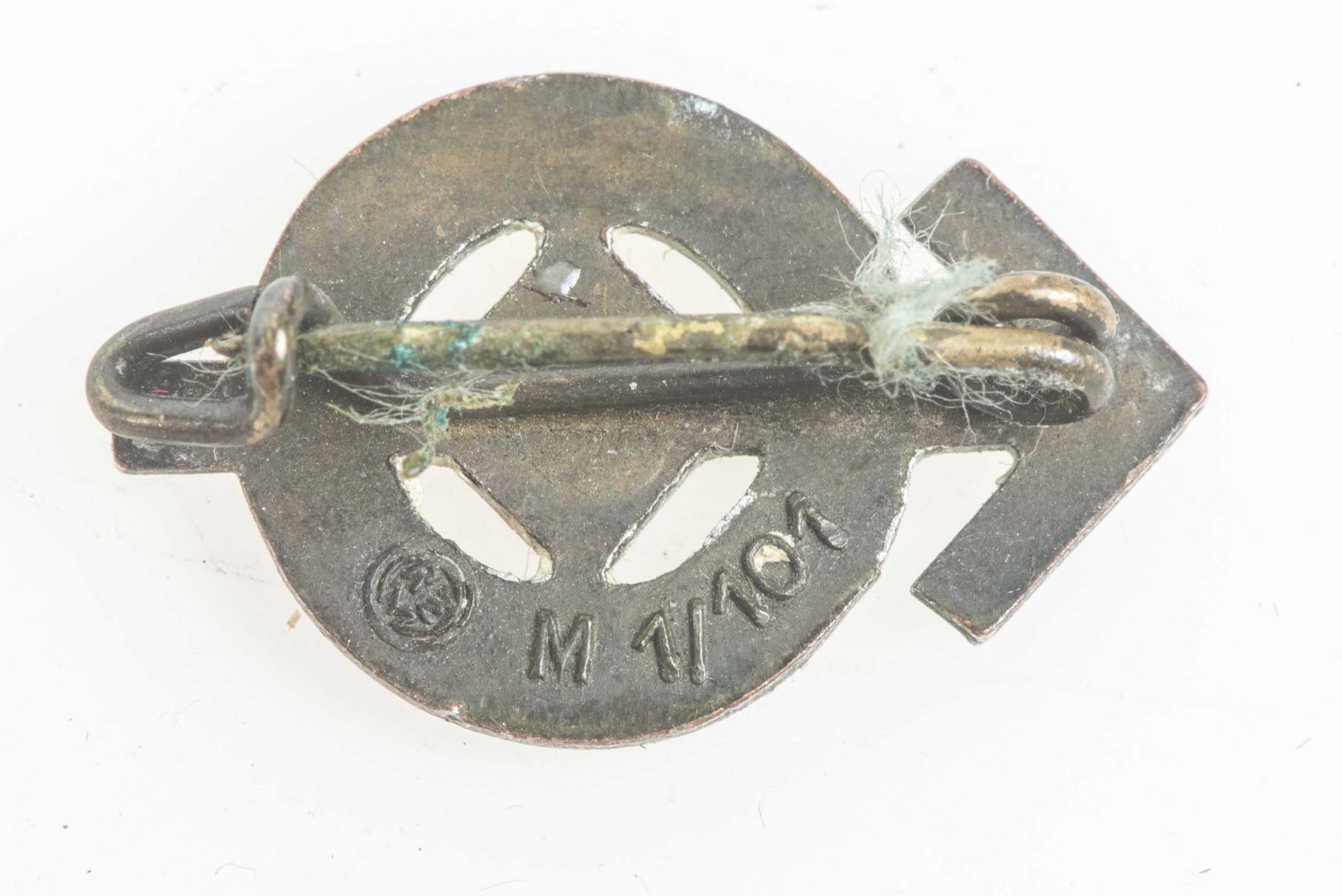 Miniature HJ Leistungsabzeichen marked RZM M1/101 — image 2