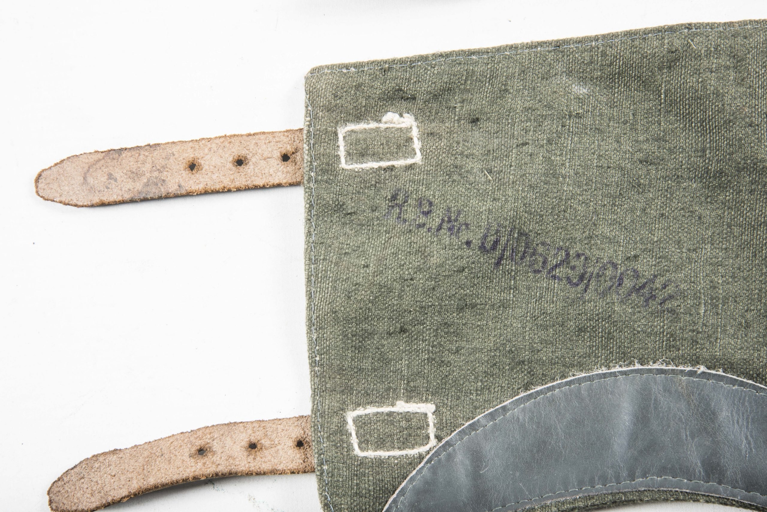 Late war Gamaschen marked RBNr. 0/0629/0042 — image 2