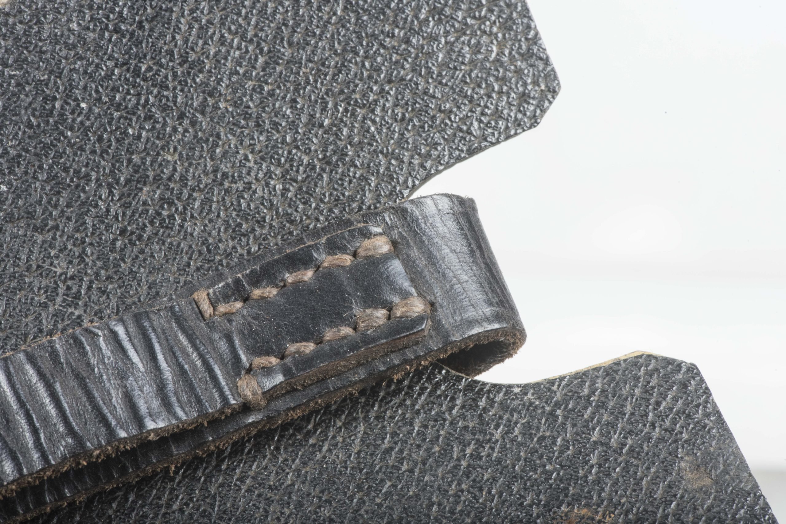 Rare short handled wire cutter pouch marked gut — image 6