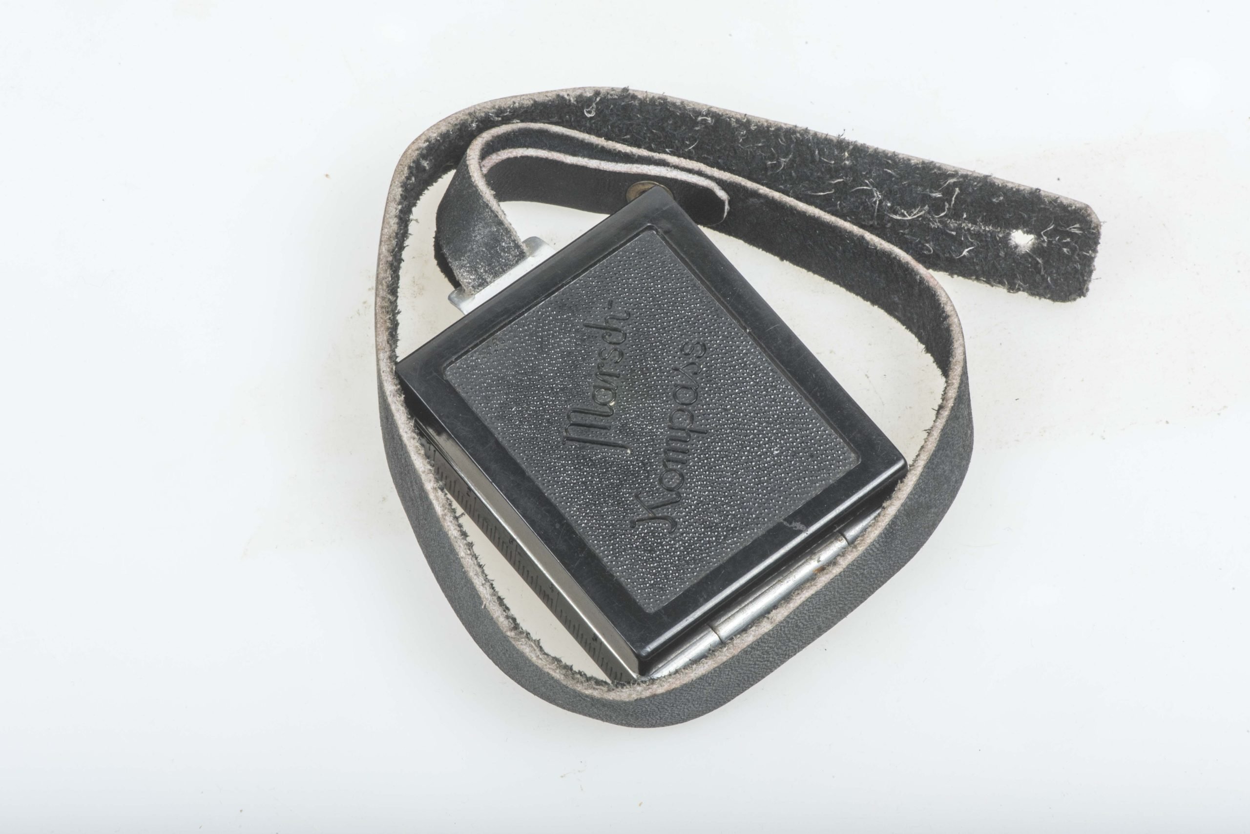 Marschkompass with leather strap — image 4