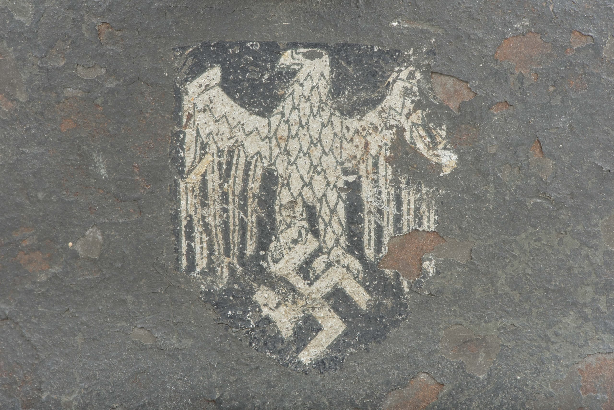 W.66 M18 reissue Heer helmet — image 2