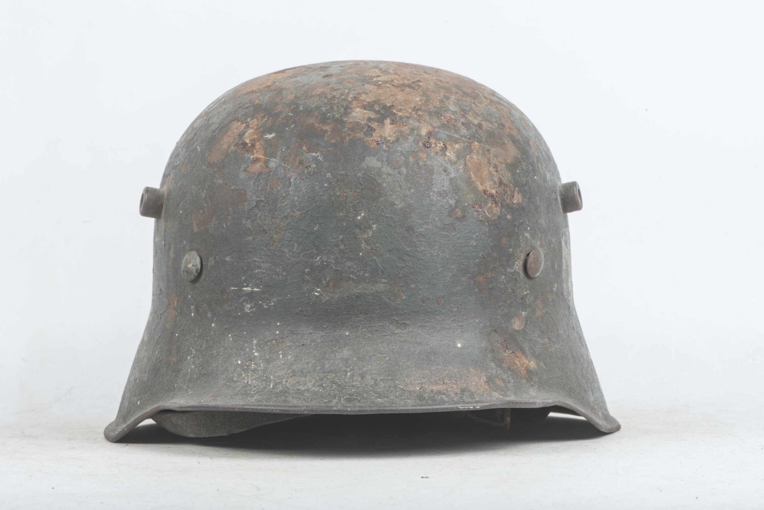W.66 M18 reissue Heer helmet — image 3