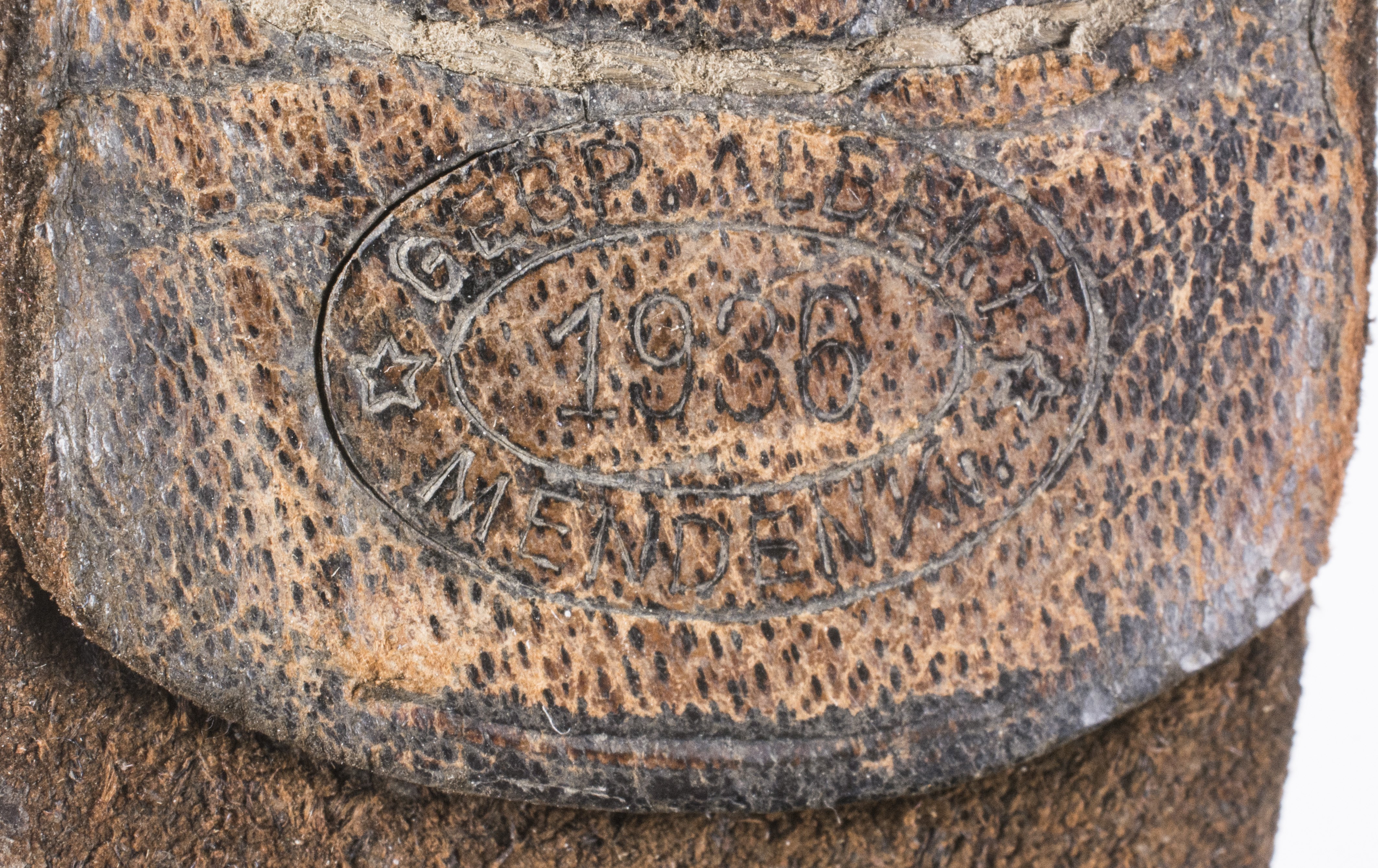 Tabbed aluminum Heer belt buckle Gebr. Albert Menden 1936 — image 3