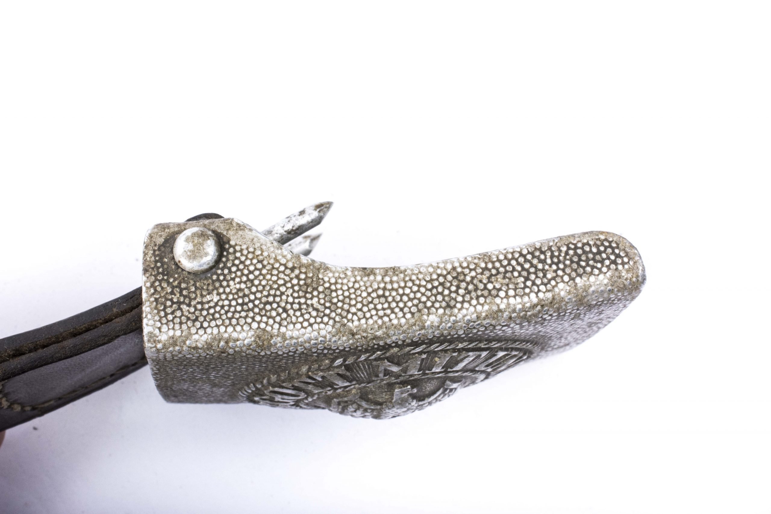 Tabbed Heer aluminum belt buckle marked Friedrich Keller 1937 — image 4