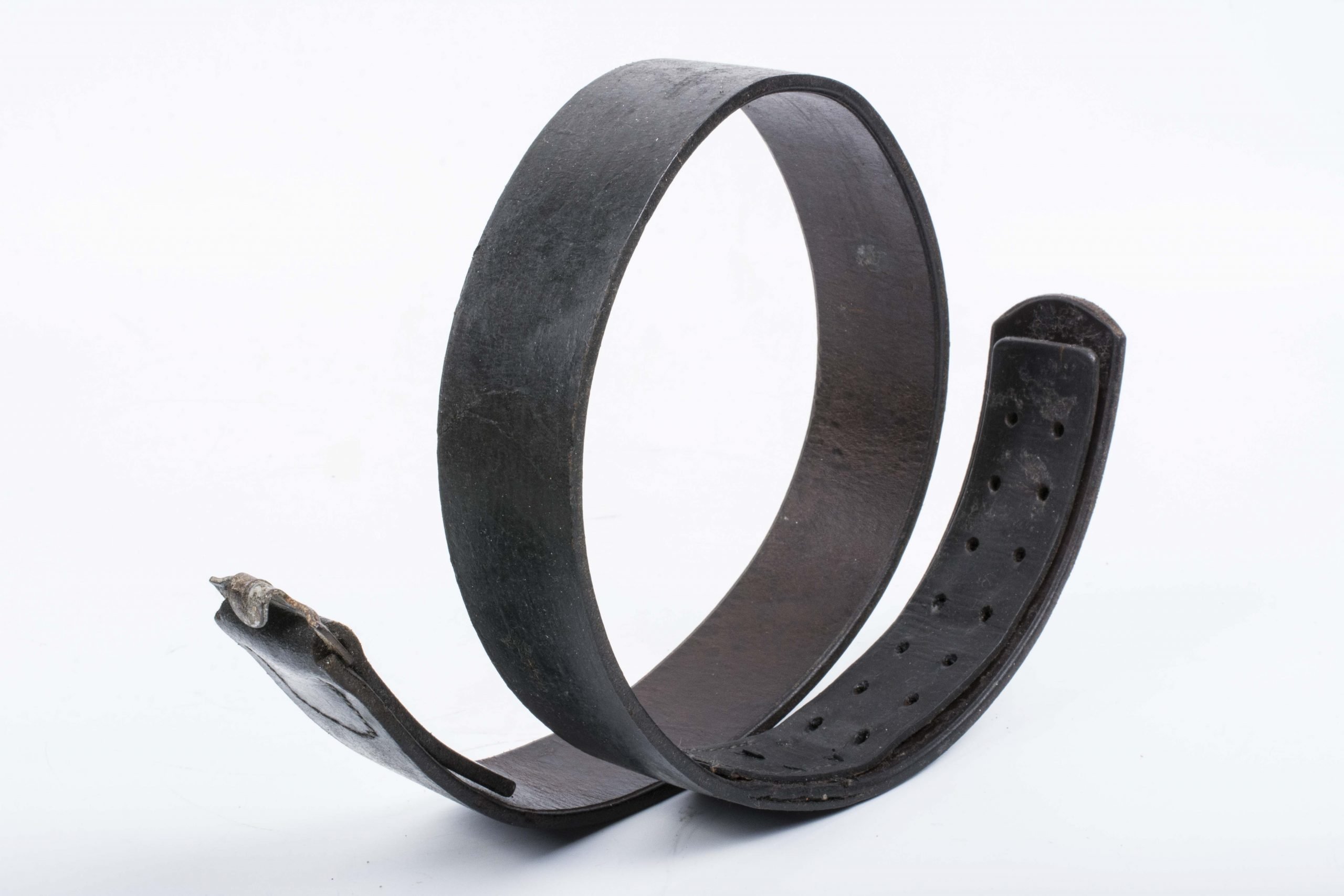 Early hidden stitch equipment belt — image 2