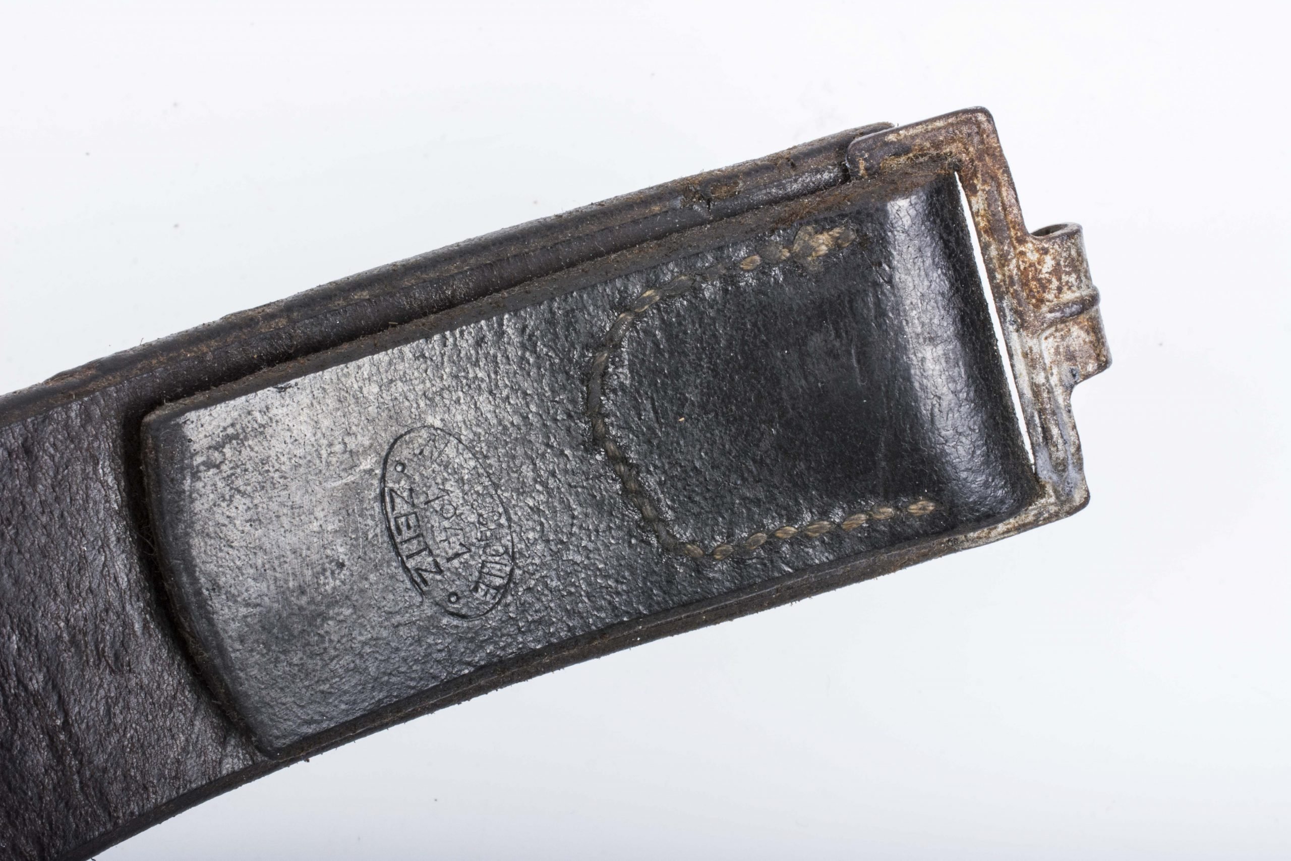 Early hidden stitch equipment belt — image 8