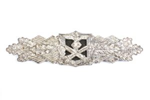 Close combat clasp in silver by A.G.M.u.K, Gablonz