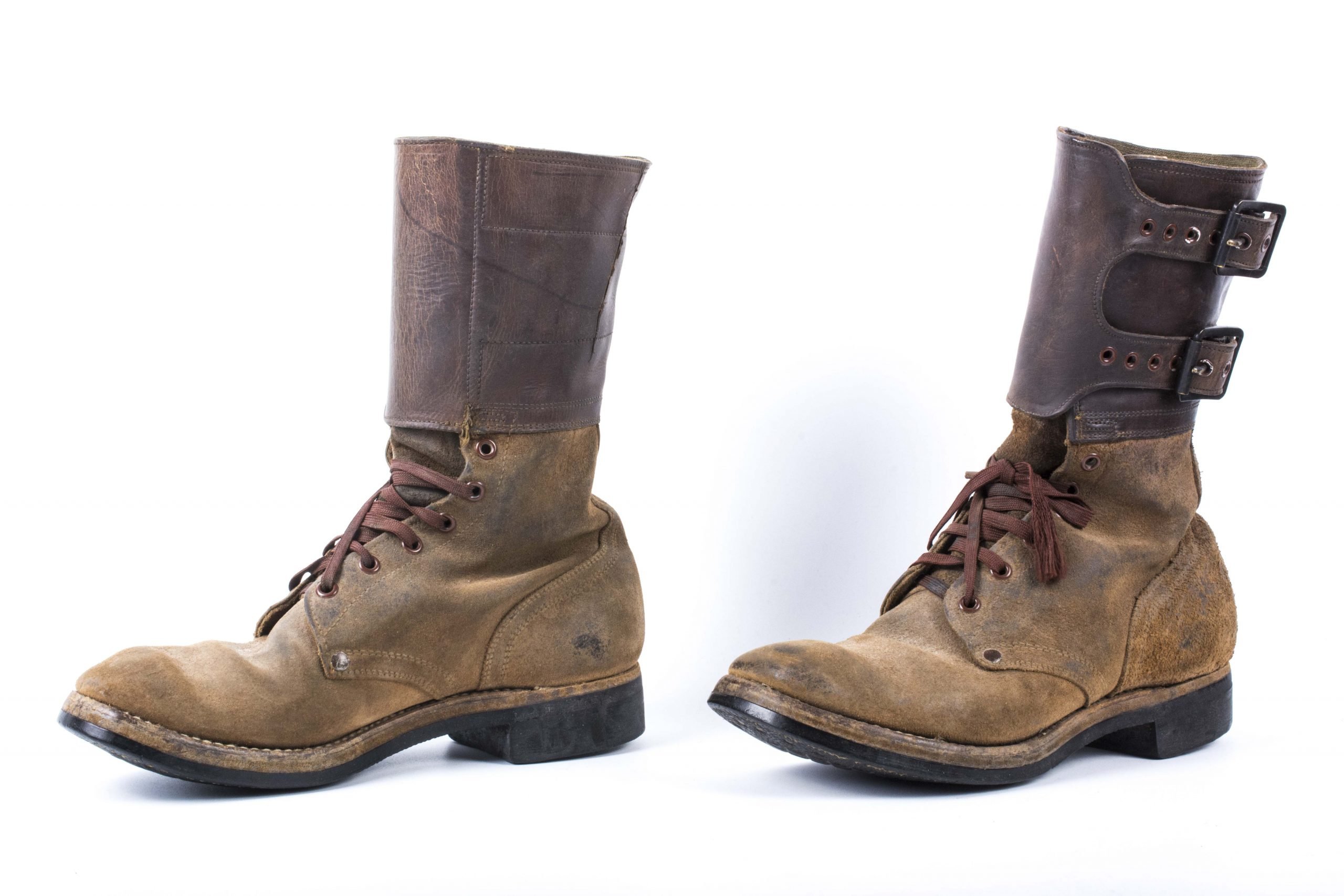 US buckle boots size 7 1/2 dated 1944 — image 2