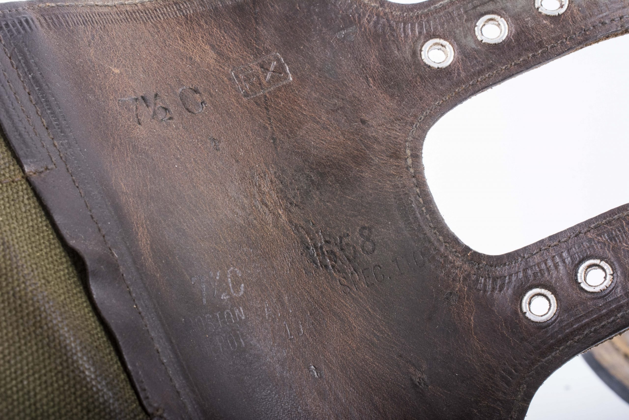 US buckle boots size 7 1/2 dated 1944 — image 6