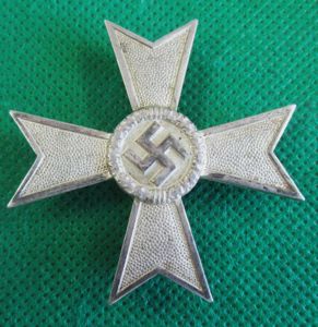 1st CLASS WAR MERIT CROSS without Swords maker marked