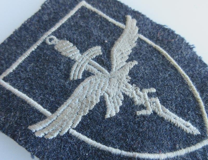 LUFTWAFFE WOMANS FLAK HELPERS ARM PATCH — image 5