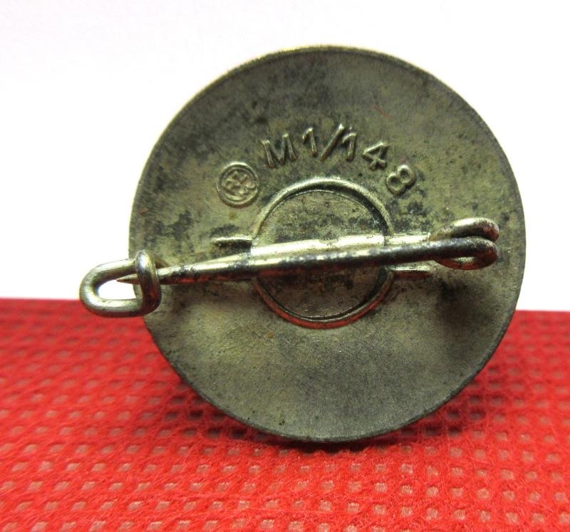 NSDAP PARTY BADGE-PAINTED VARIANT — image 2