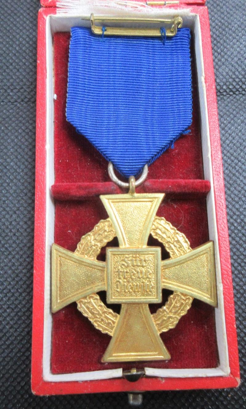 40 YEAR FAITHFULL SERVICE CROSS & CASE — image 2