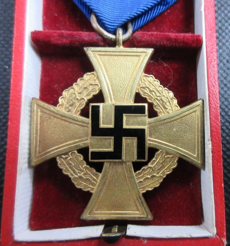 40 YEAR FAITHFULL SERVICE CROSS & CASE — image 3