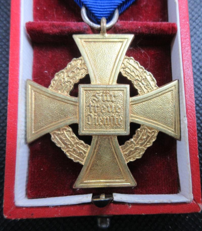 40 YEAR FAITHFULL SERVICE CROSS & CASE — image 4