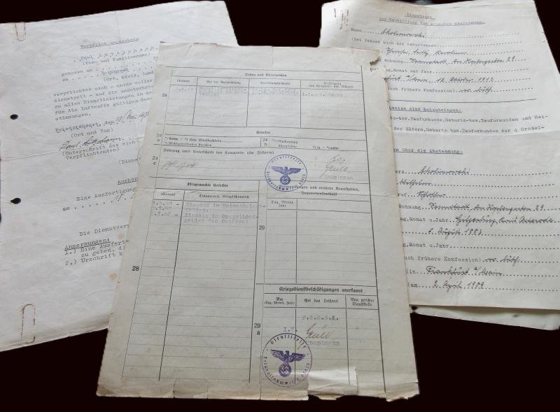 10 PIECE LUFTWAFFE DOCUMENT GROUPING — image 3