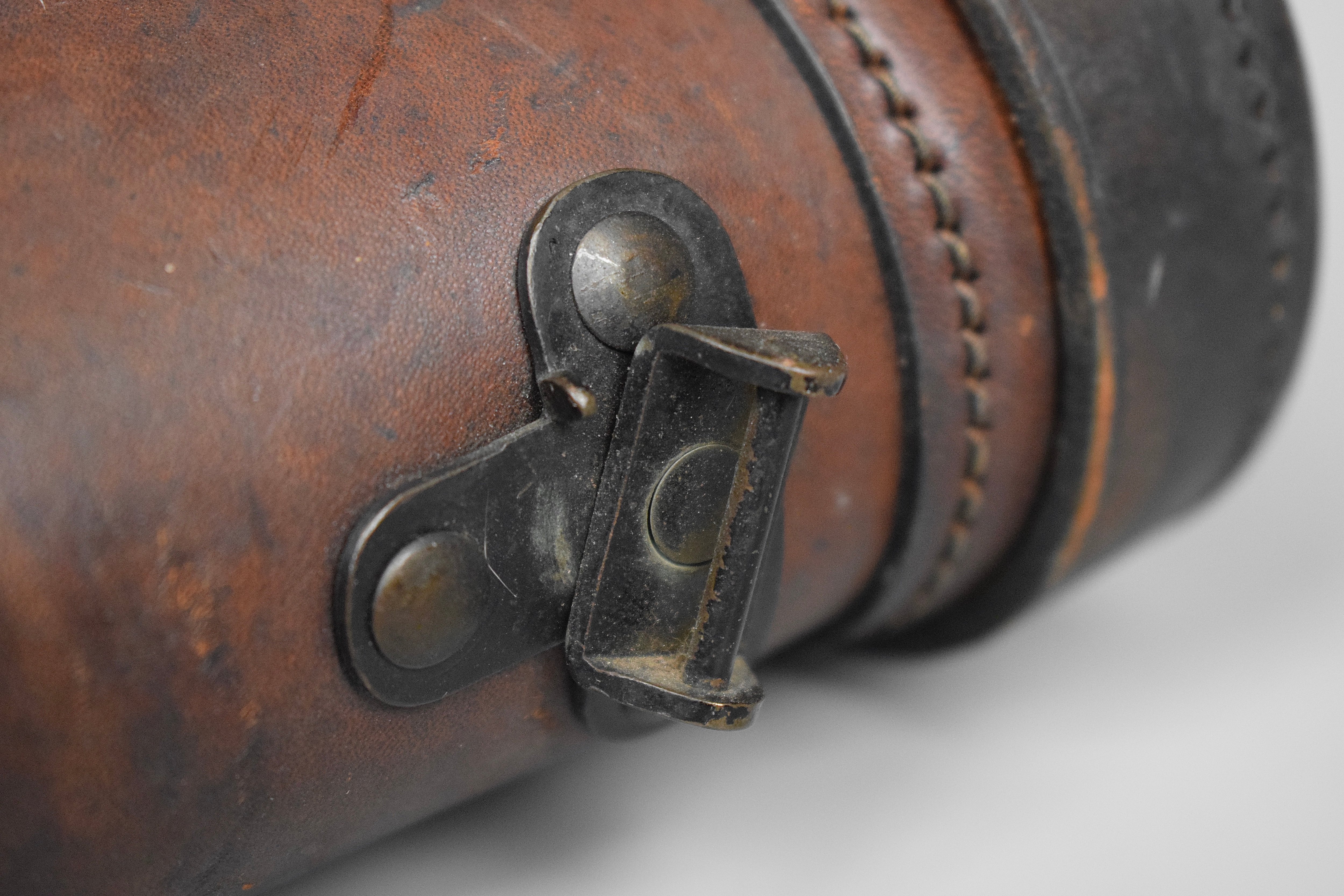 Named pre-war 6x30 Dienstglas case 'Hensoldt Wetzlar' — image 4