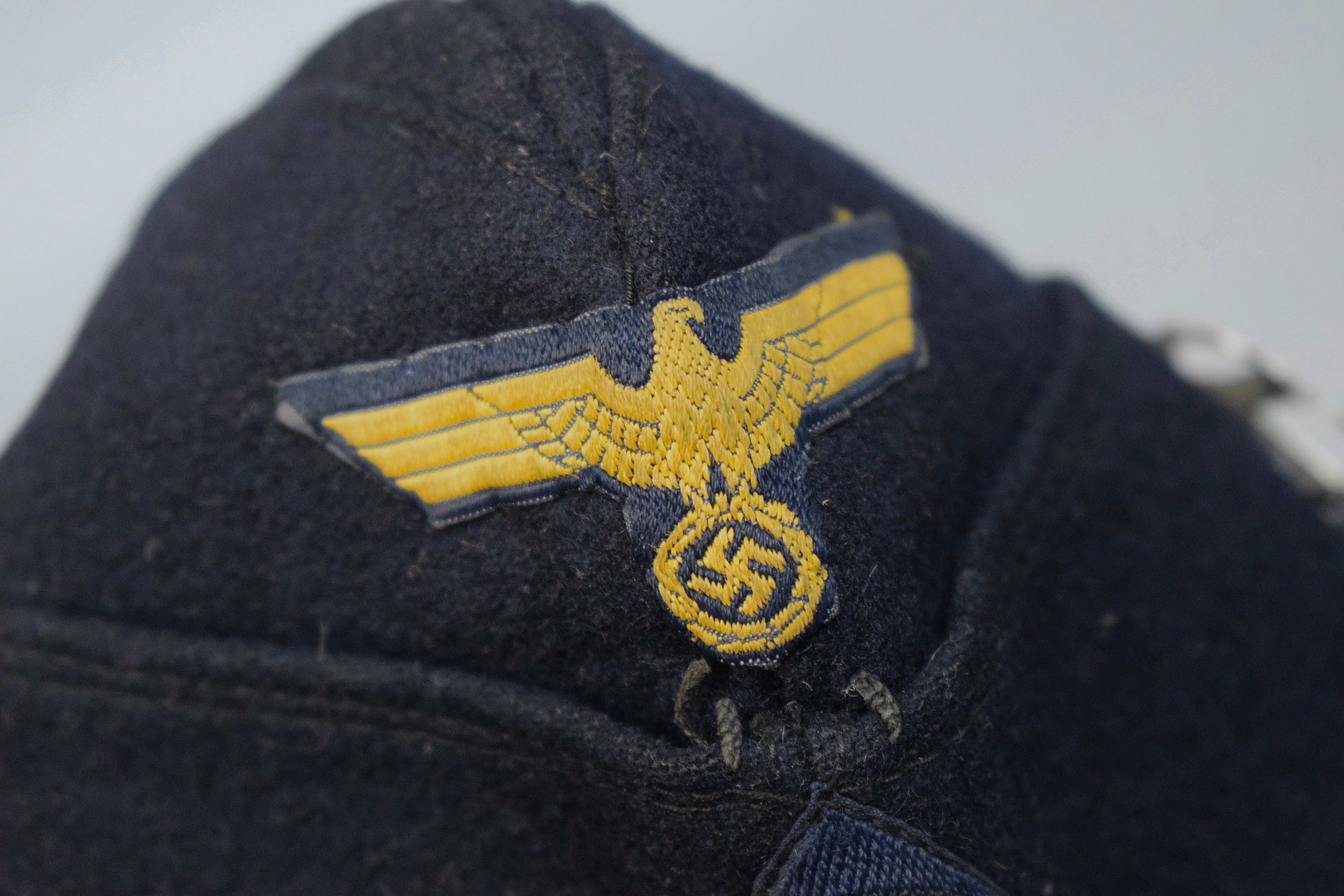 Kriegsmarine U-boat Bordmutze cap + U-707 emblem — image 4