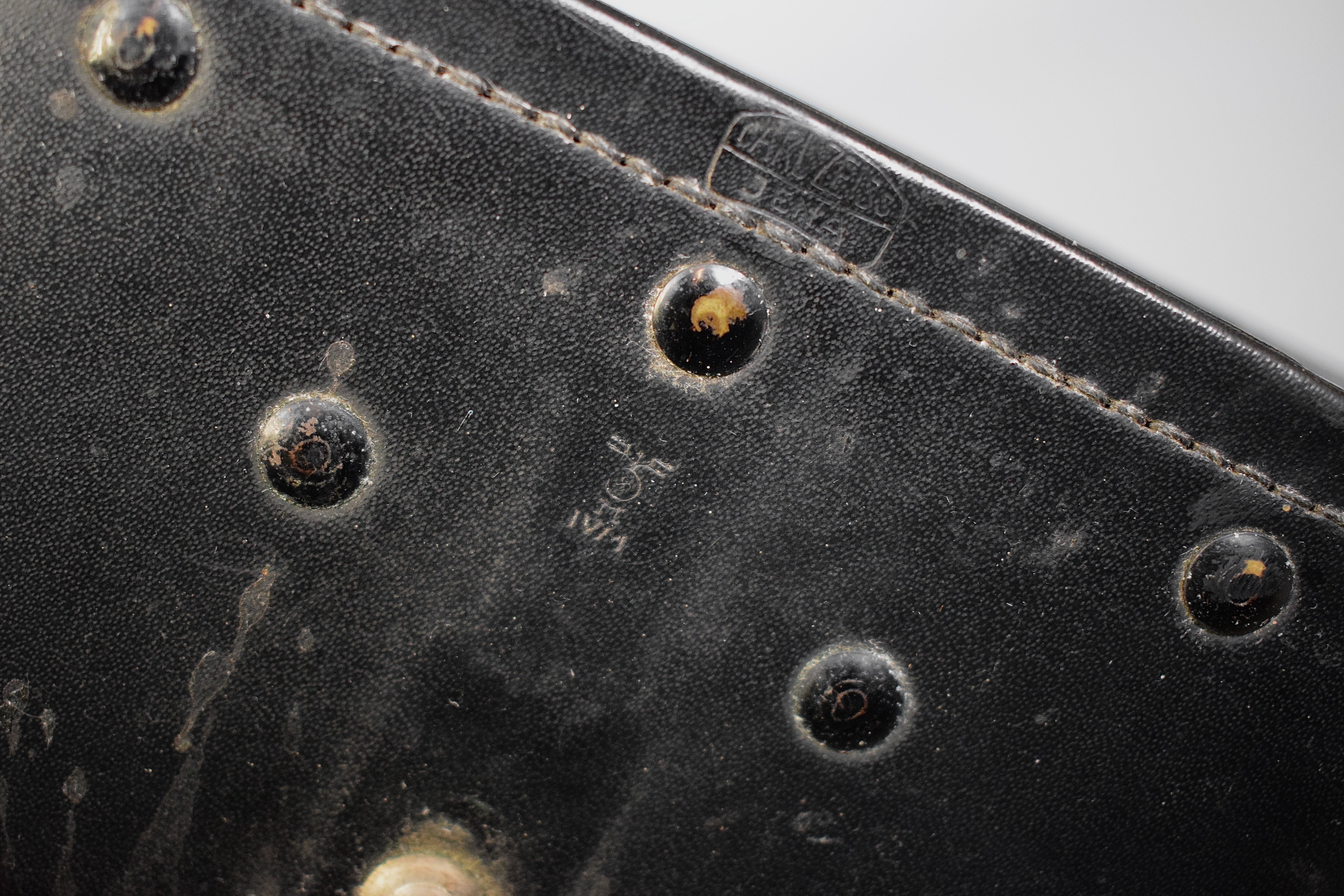 Early Zeiss 7x50 Kriegsmarine binoculars case — image 2