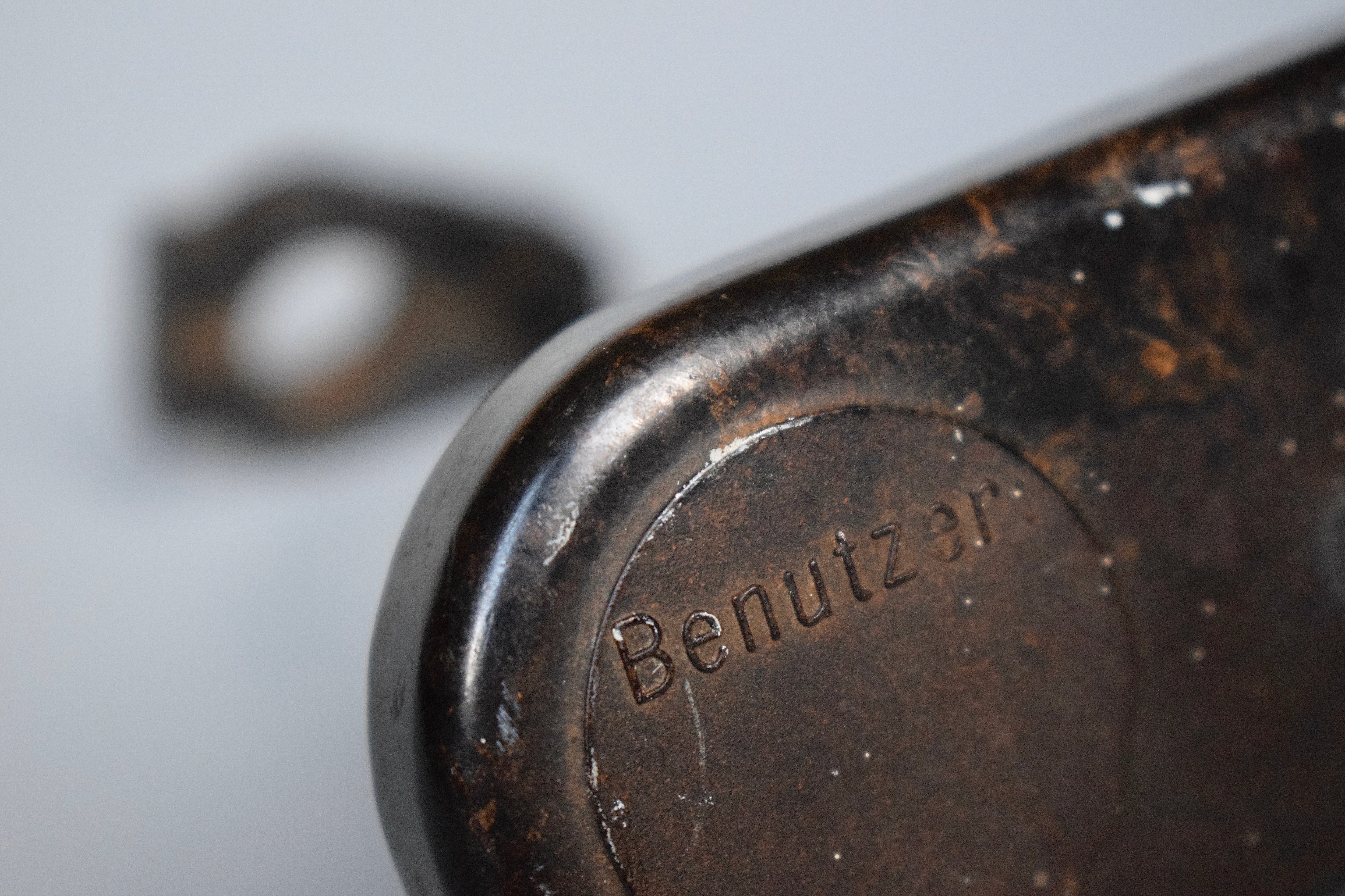 Kriegsmarine 7x50 Binocular Bakelite 'Benutzer' ocular cover — image 5