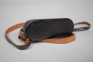 Dienstglas Bakelite ocular cover + strap