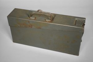 MG34/42 ammo box 'K.M.F.'