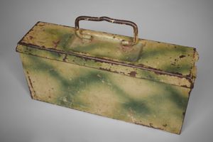 Two-tone camouflage MG34/42 ammo box