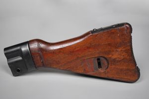 Early MkB42 / MP43 / MP44 wooden buttstock