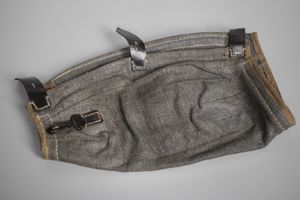 MG34 blue canvas breech cover 'bdq 43'