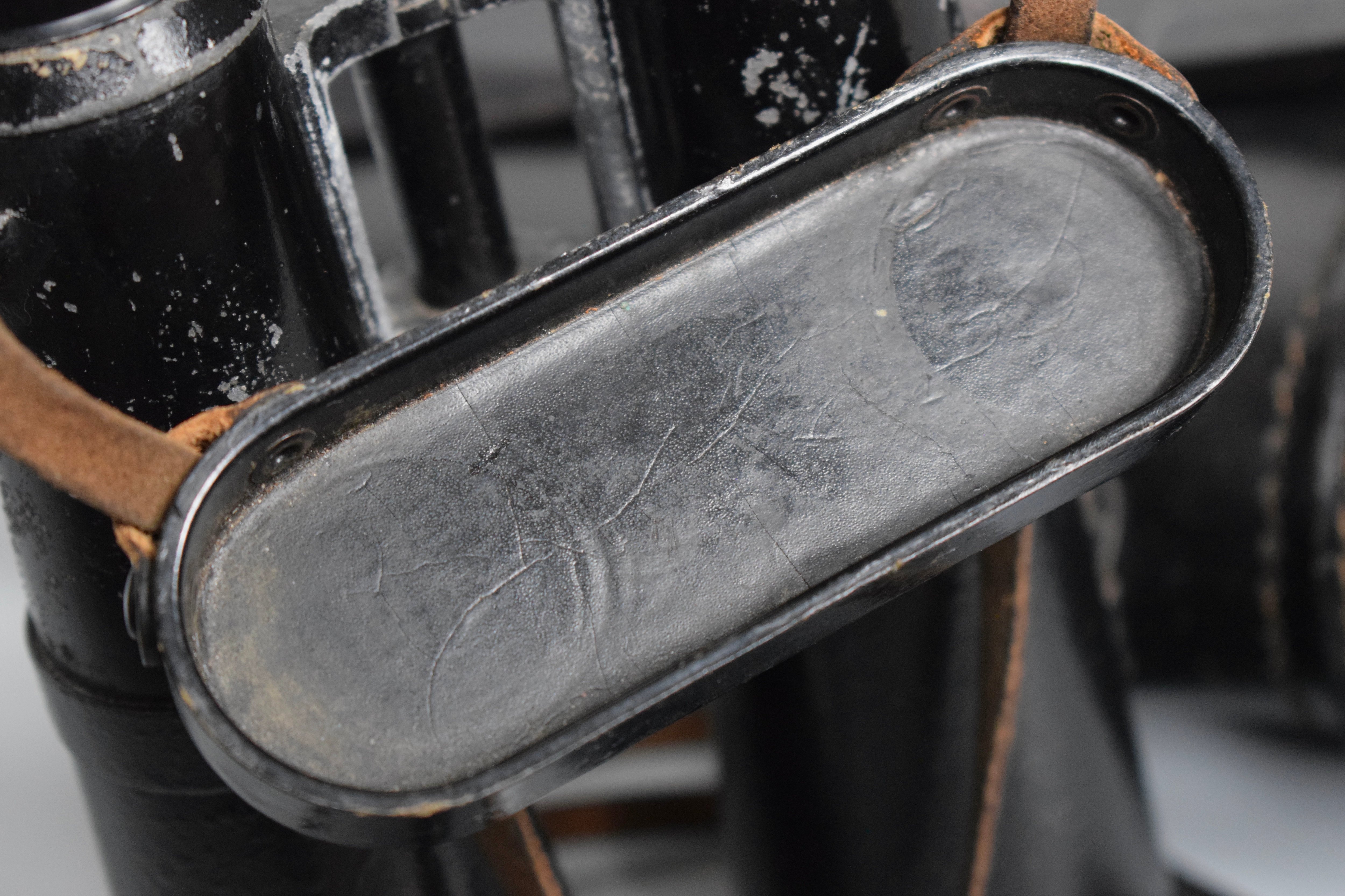 Hensoldt 10x50 Panzer Dienstglas binoculars 'bmj 1942' — image 11