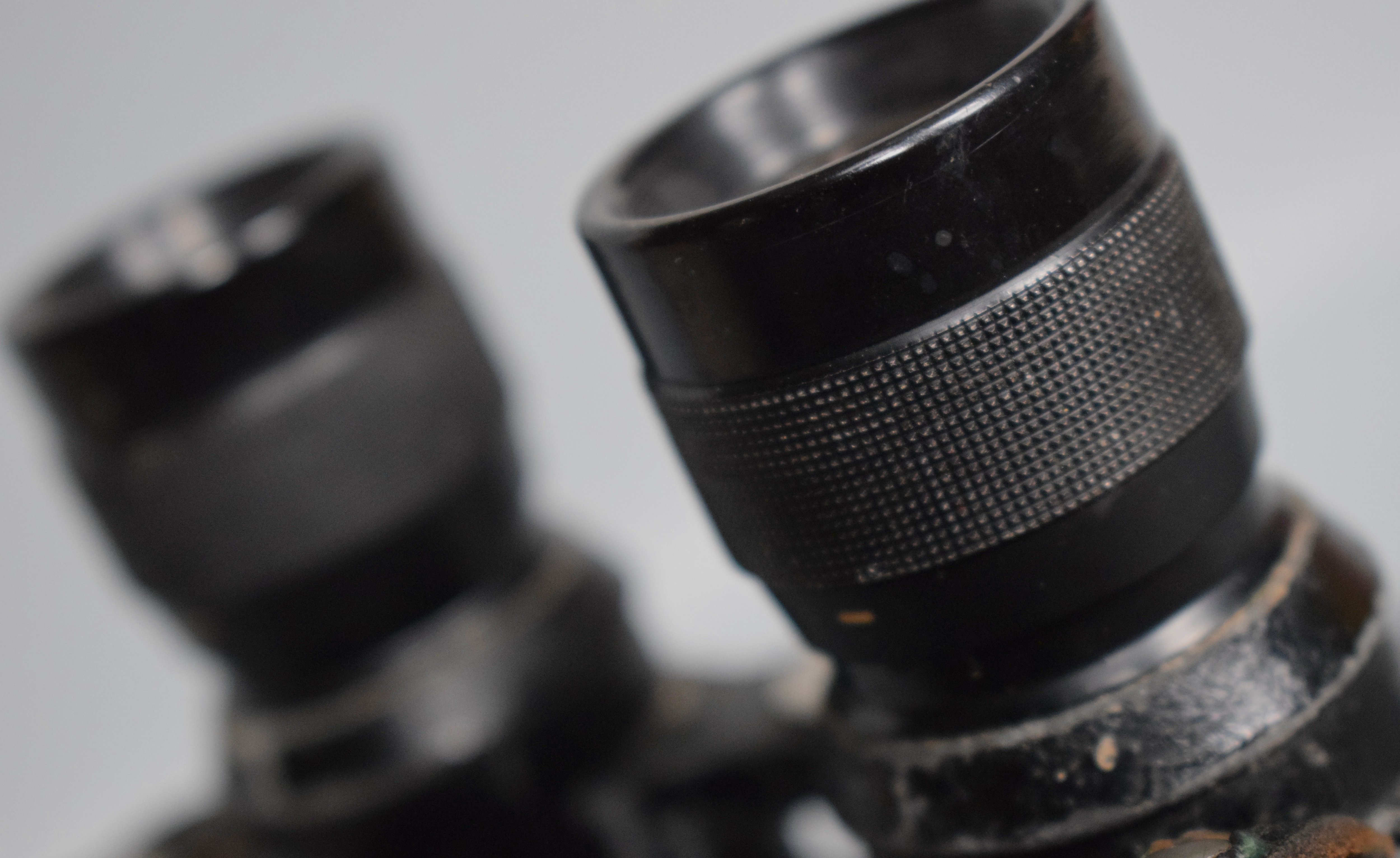 Hensoldt 10x50 Panzer Dienstglas binoculars 'bmj 1942' — image 12