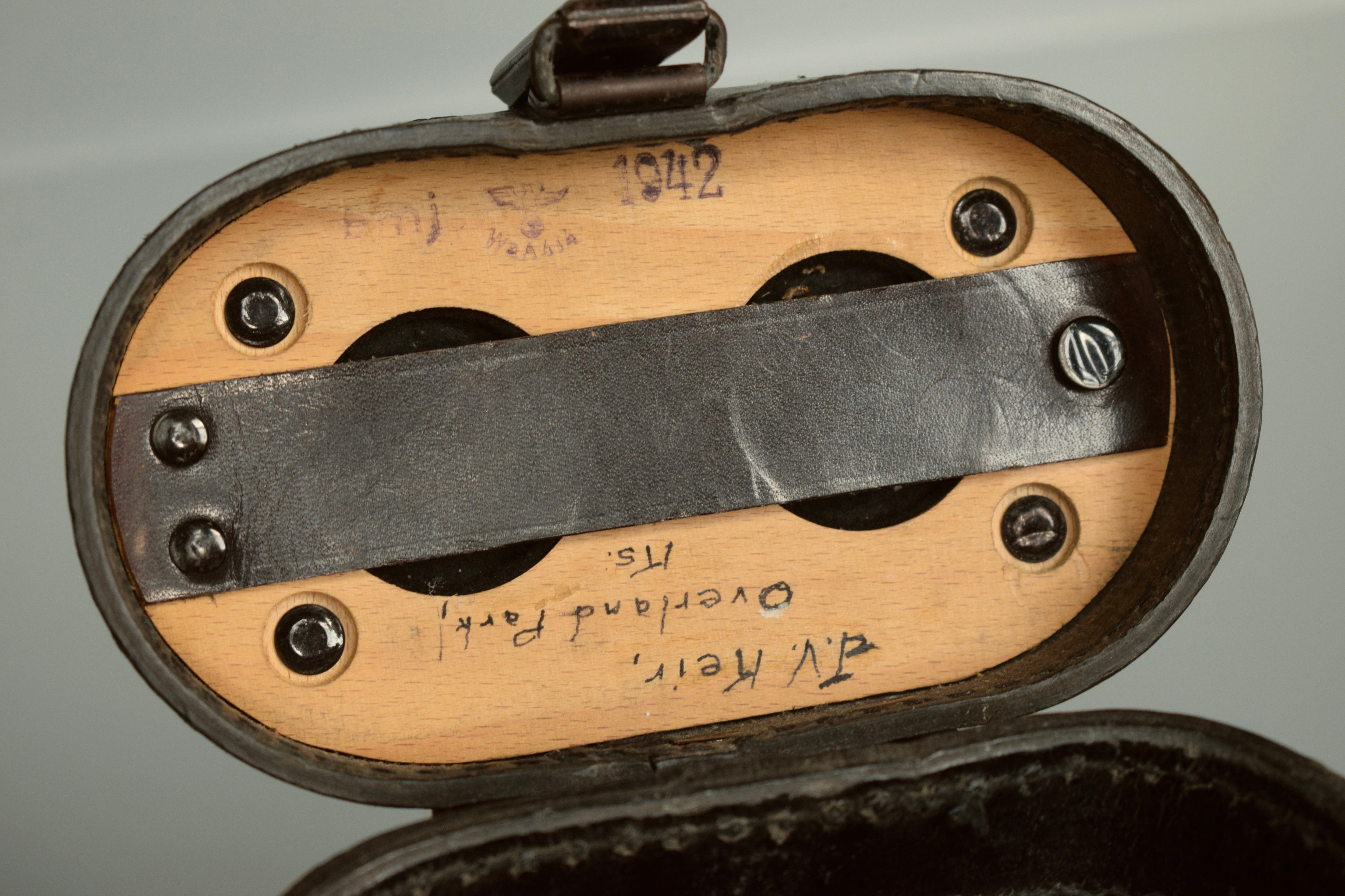 Hensoldt 10x50 Panzer Dienstglas binoculars 'bmj 1942' — image 2