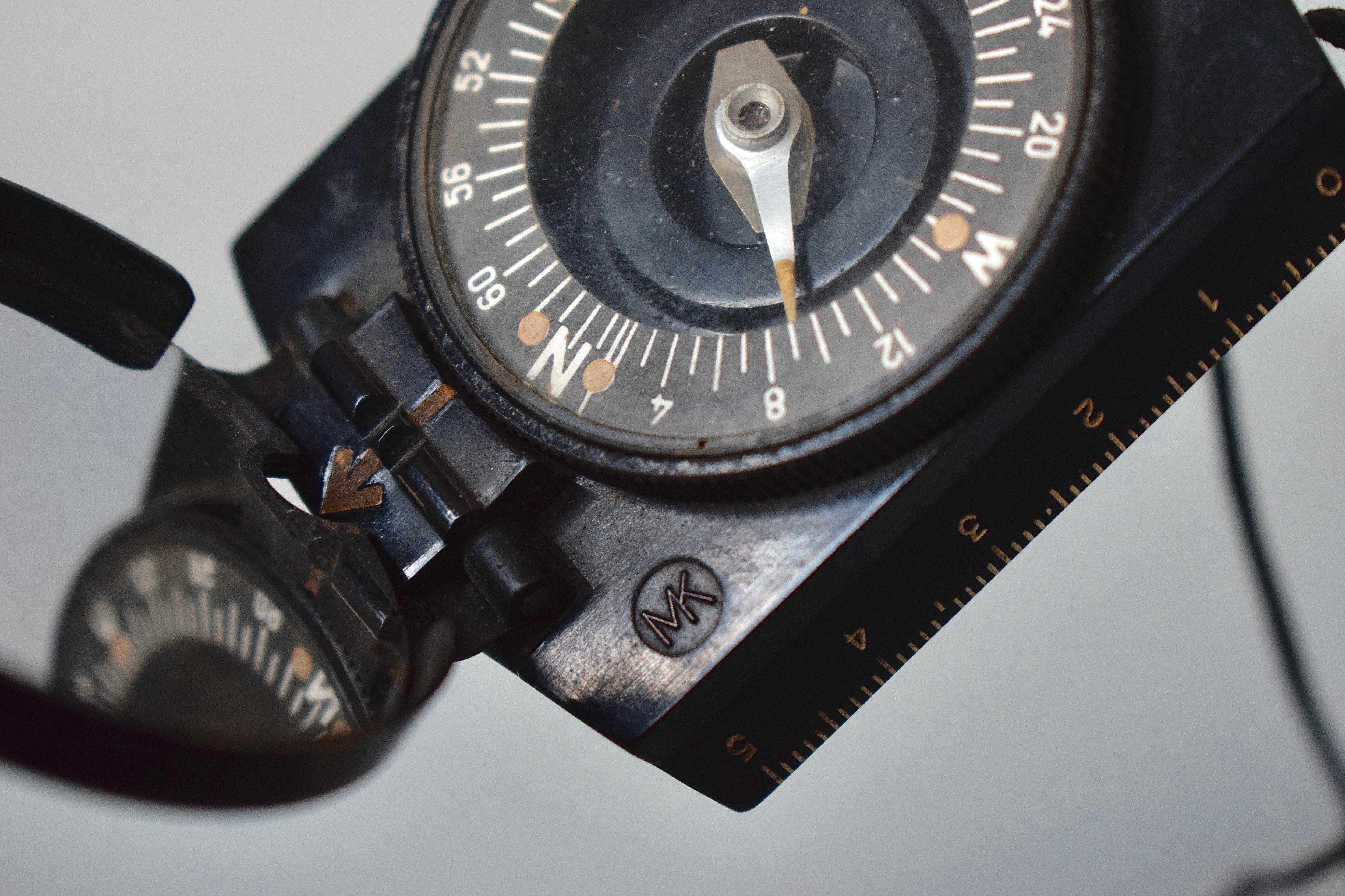 Named 7x50 Kriegsmarine gas mask binoculars 'blc' + compass — image 12