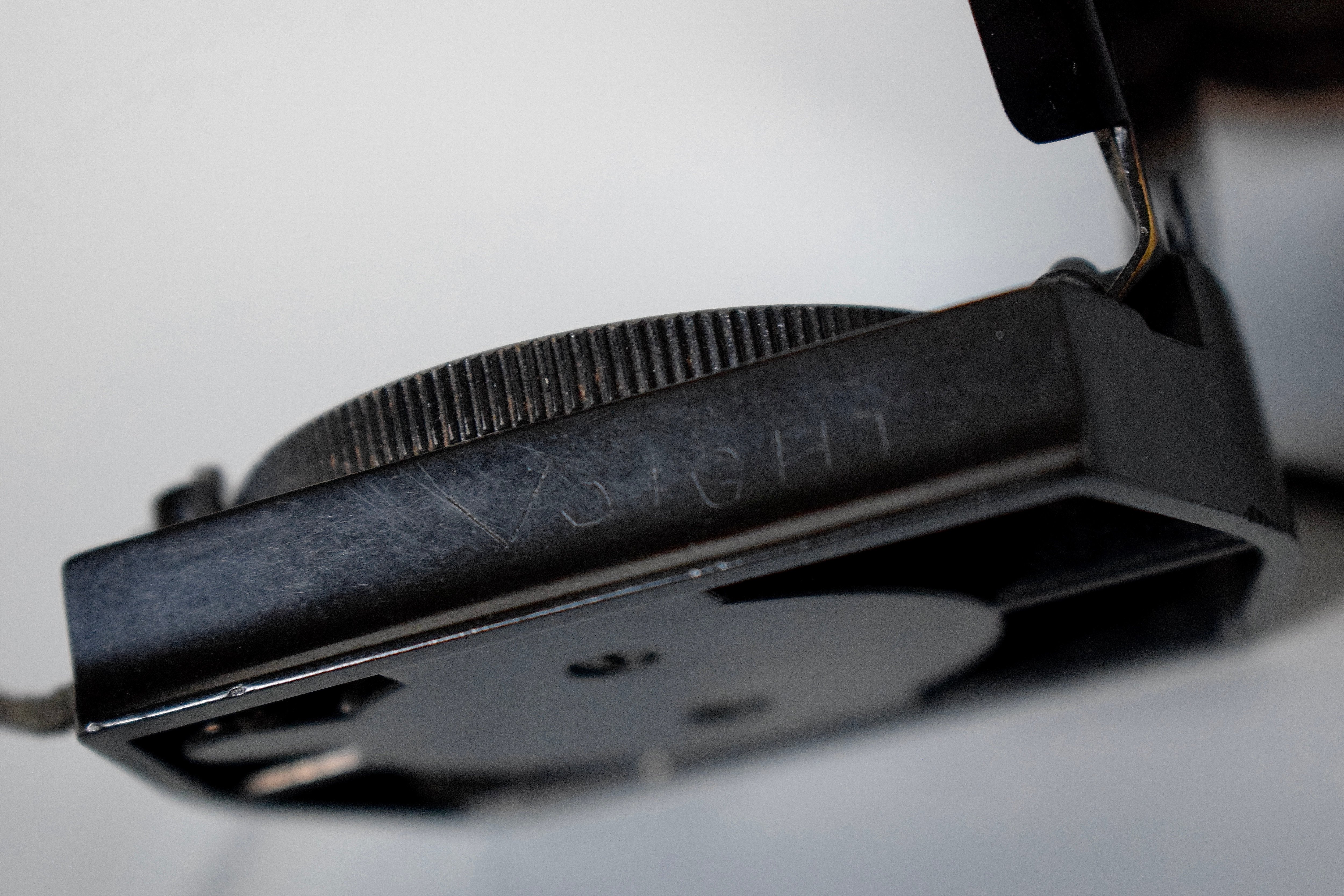 Named 7x50 Kriegsmarine gas mask binoculars 'blc' + compass — image 9