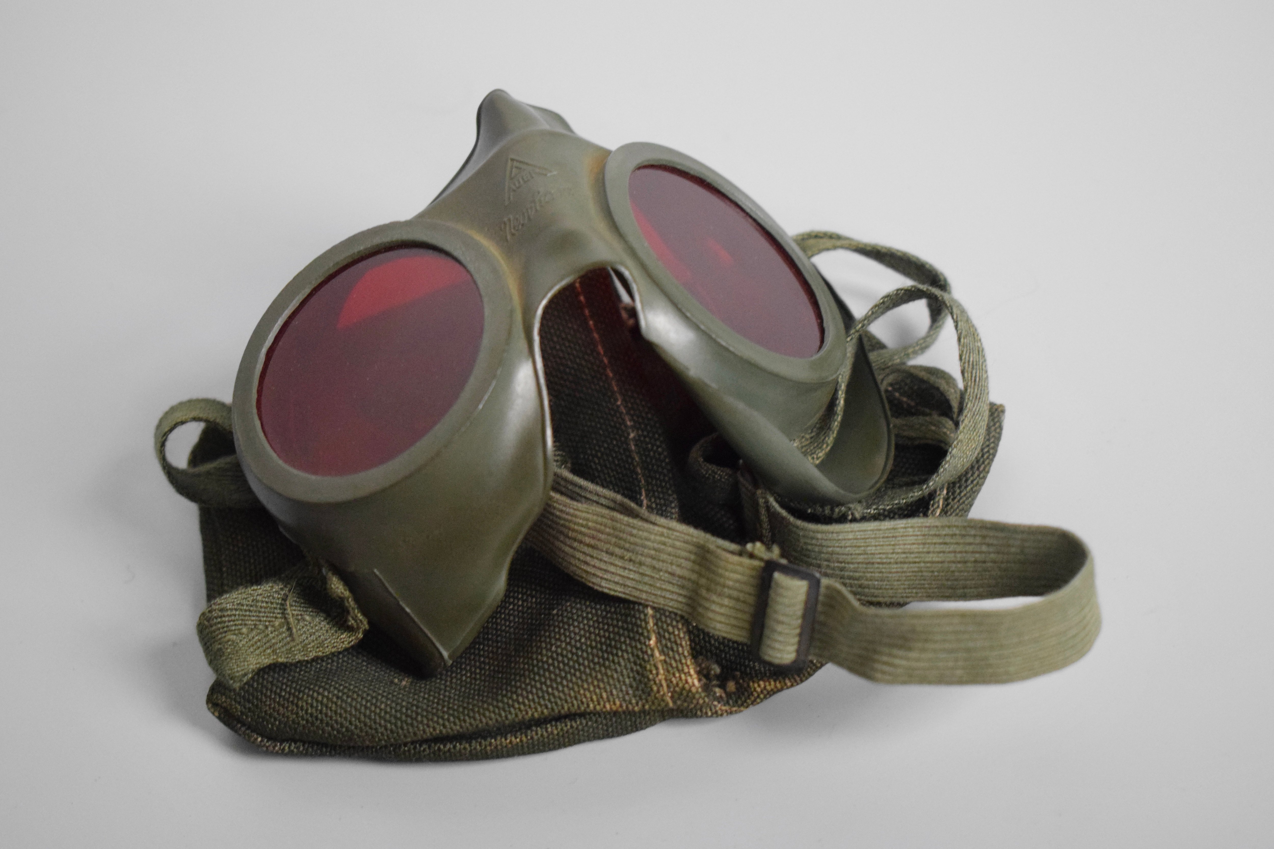 AUER 'Neophan' goggles + pouch — image 3