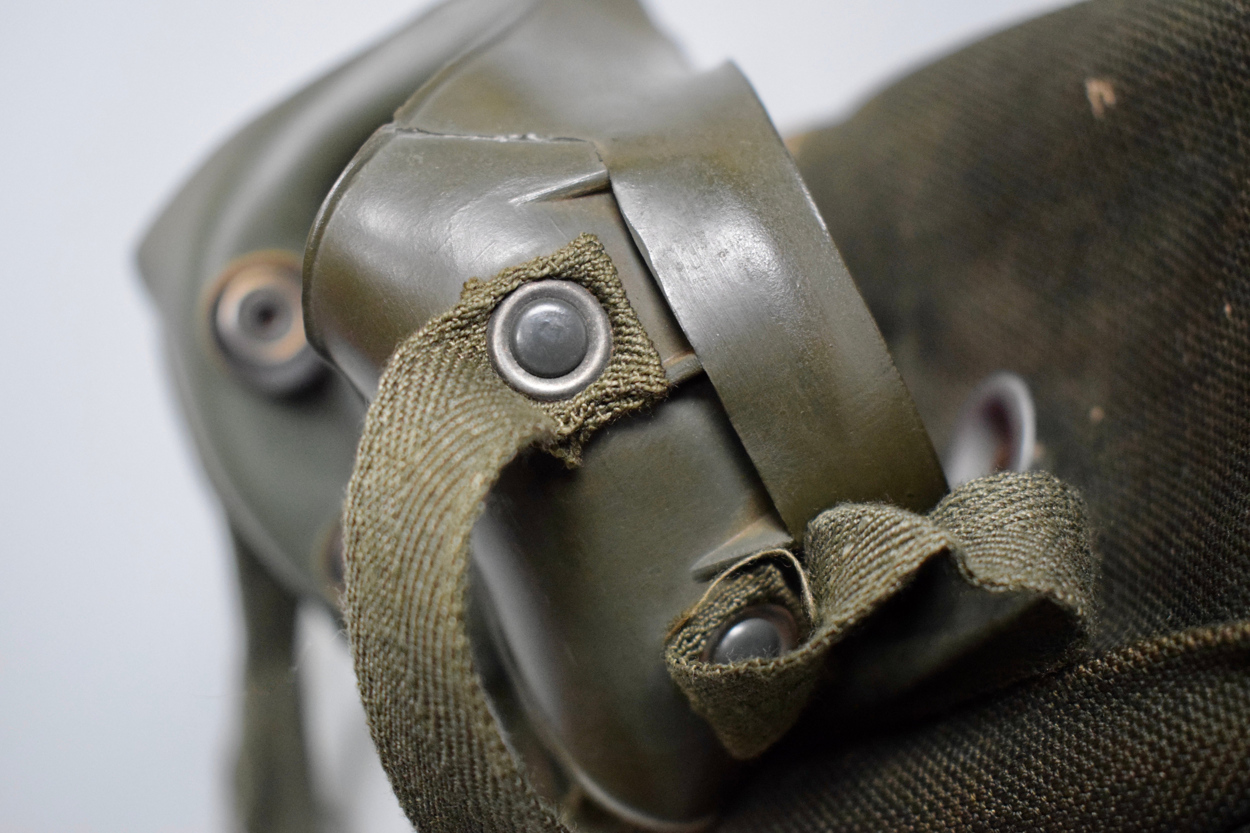 AUER 'Neophan' goggles + pouch — image 6